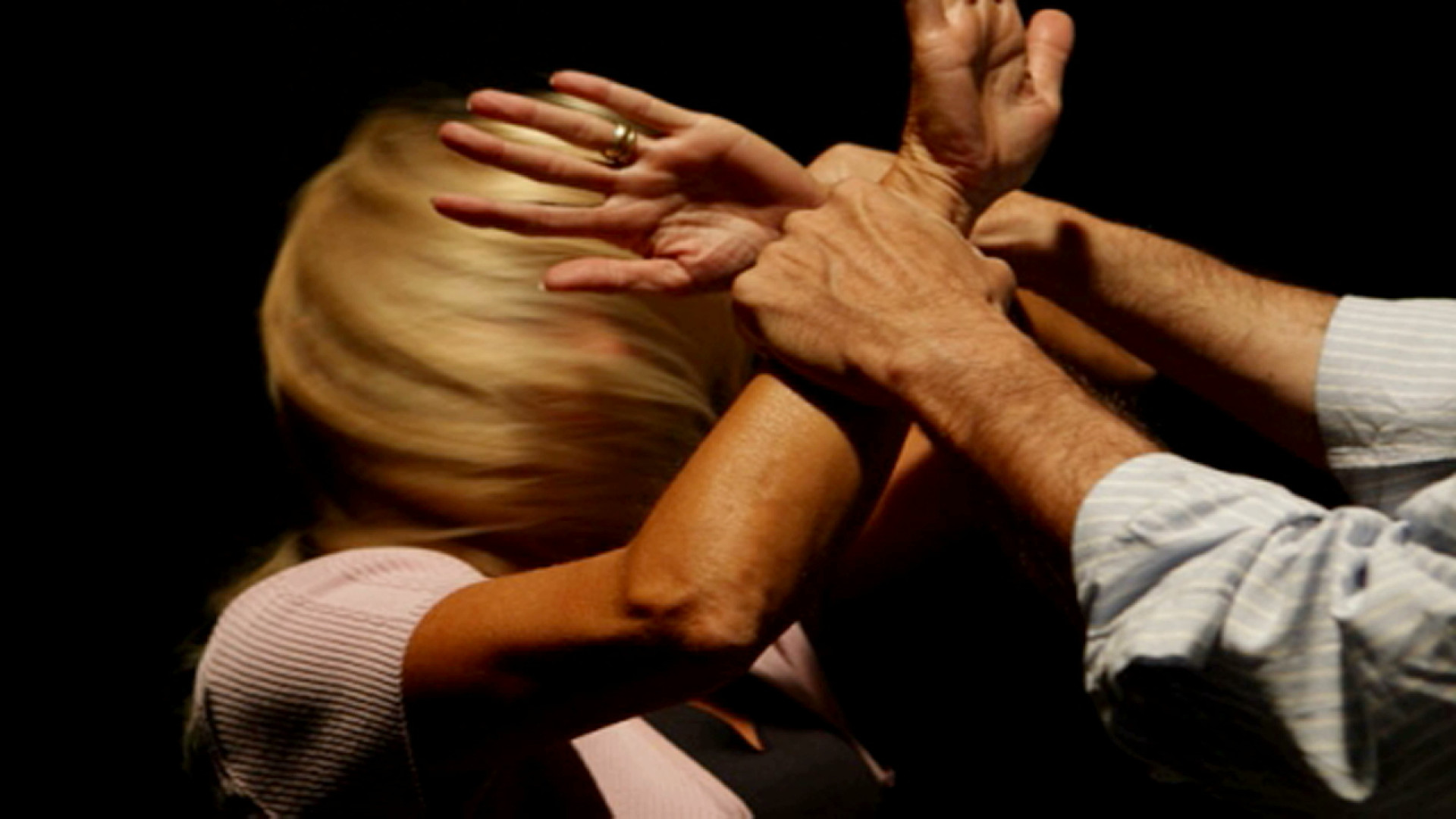 Violenze alla ex: piacentino |venticinquenne condannato| a quattro anni e mezzo