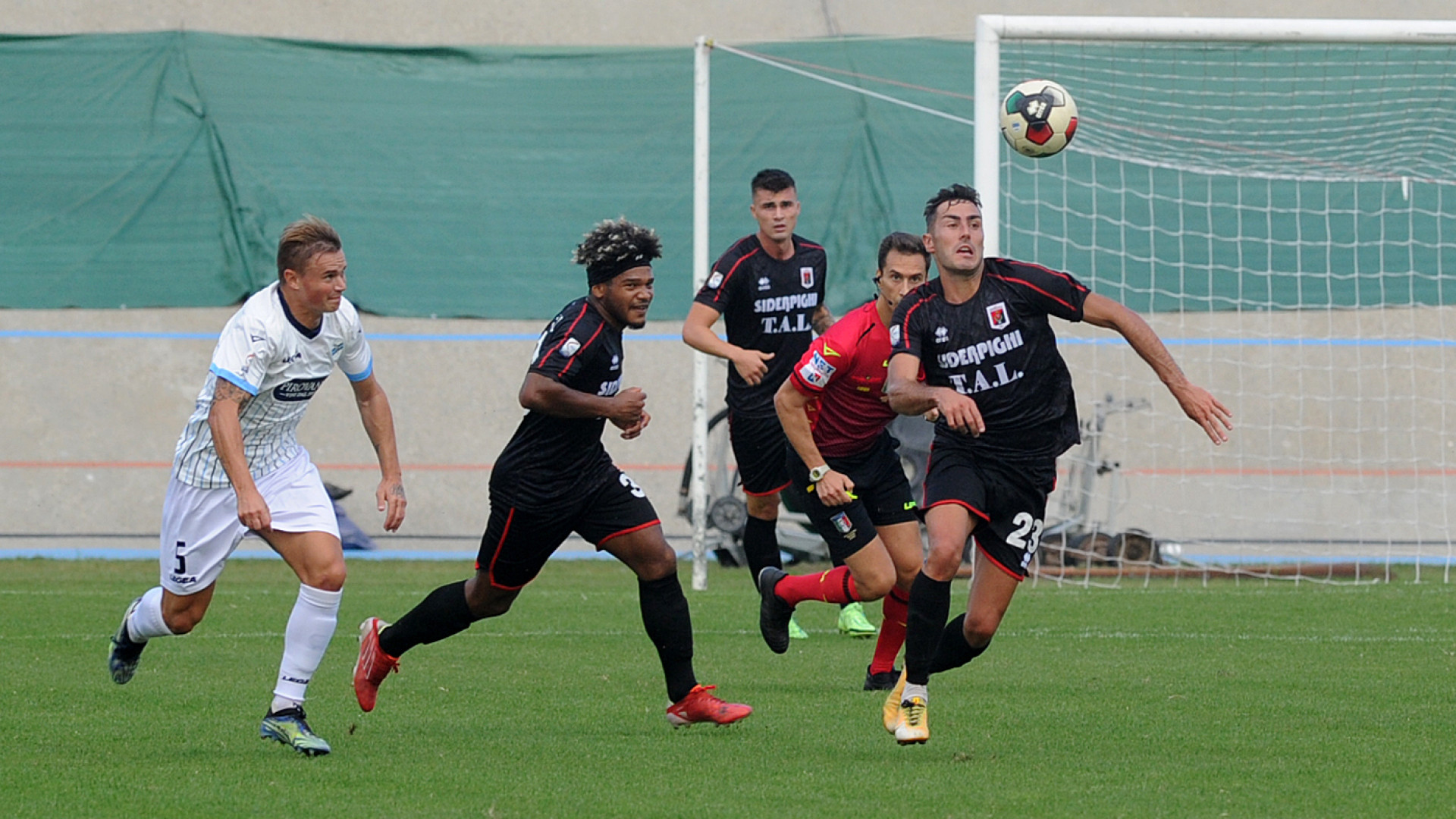 Triestina-Fiorenzuola, multa ai rossoneri "per aver danneggiato un armadietto"