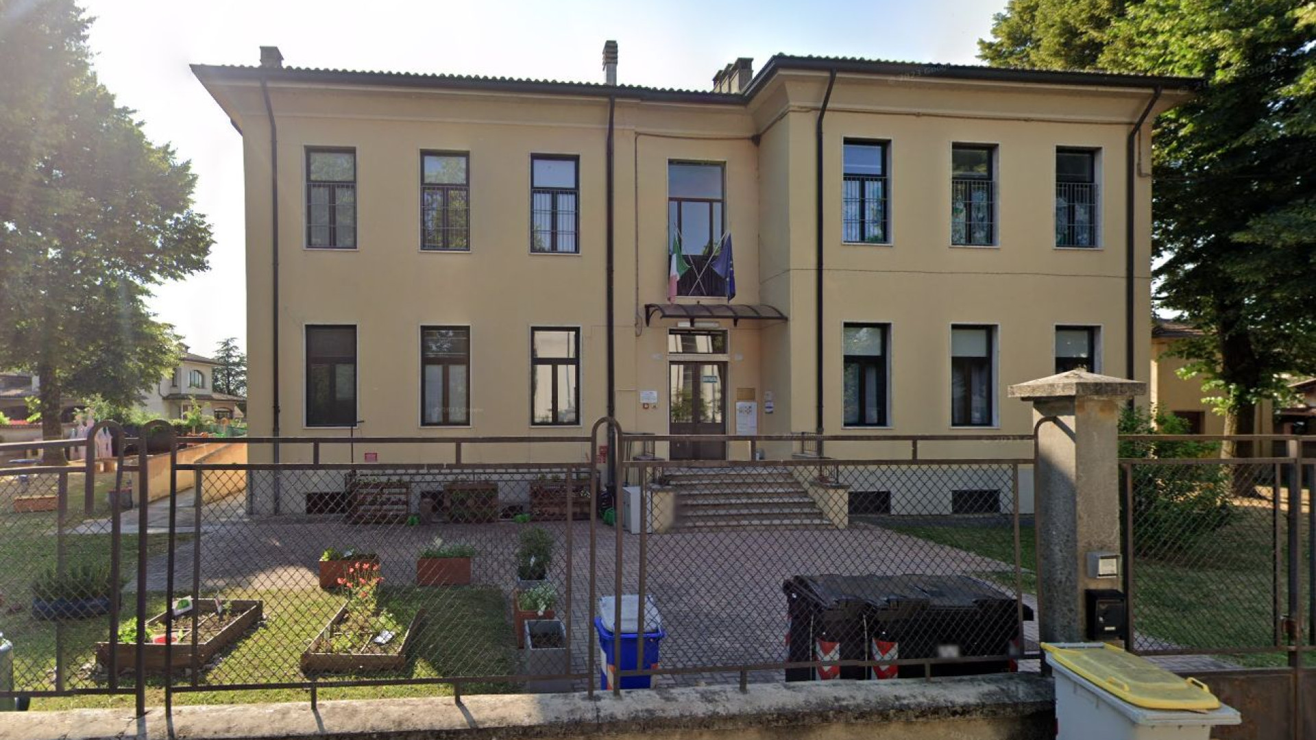 Si allarga una crepa: chiusura precauzionale della scuola di Borghetto