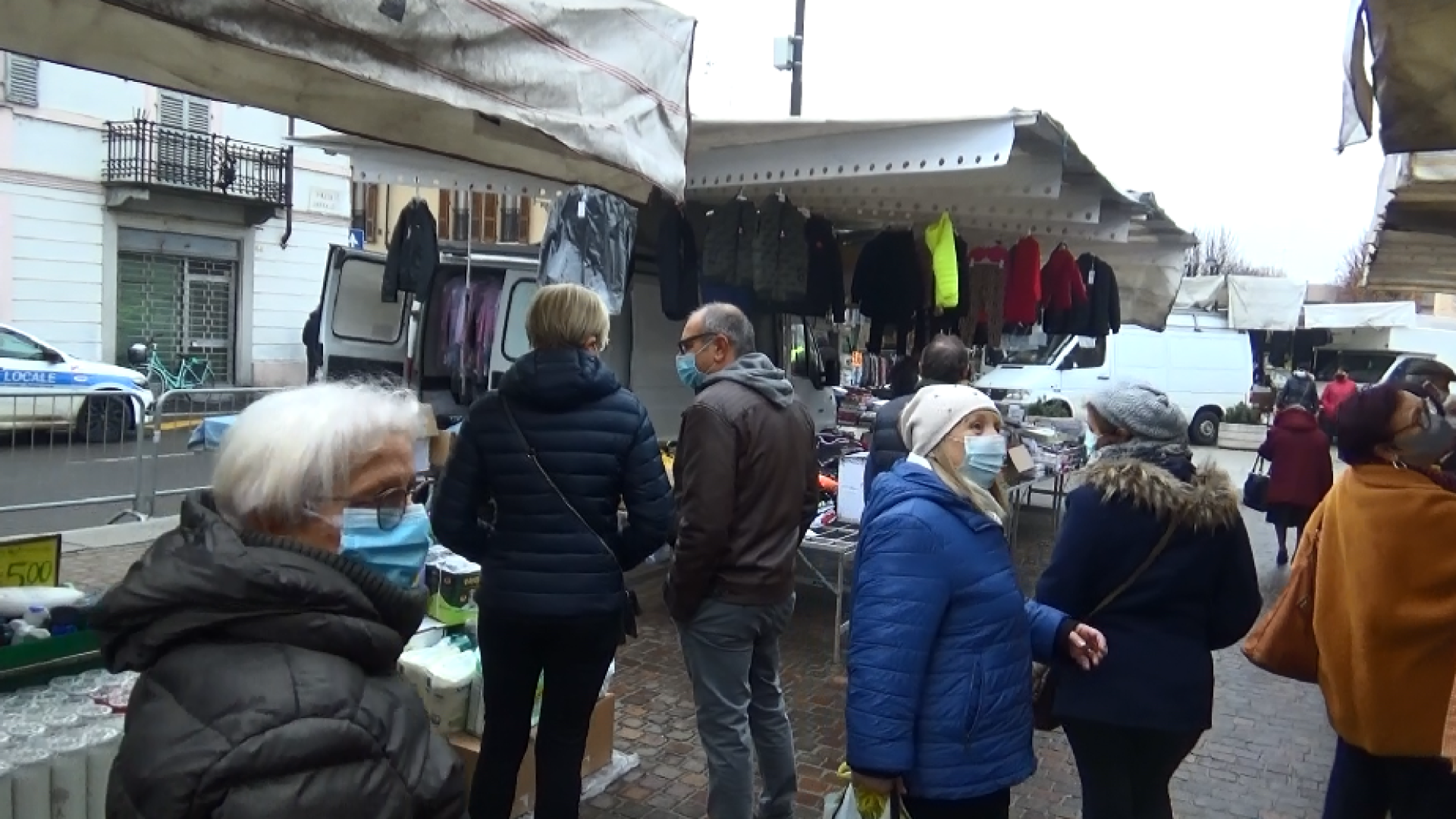 Mercato confermato, soddisfazione di commercianti e clienti