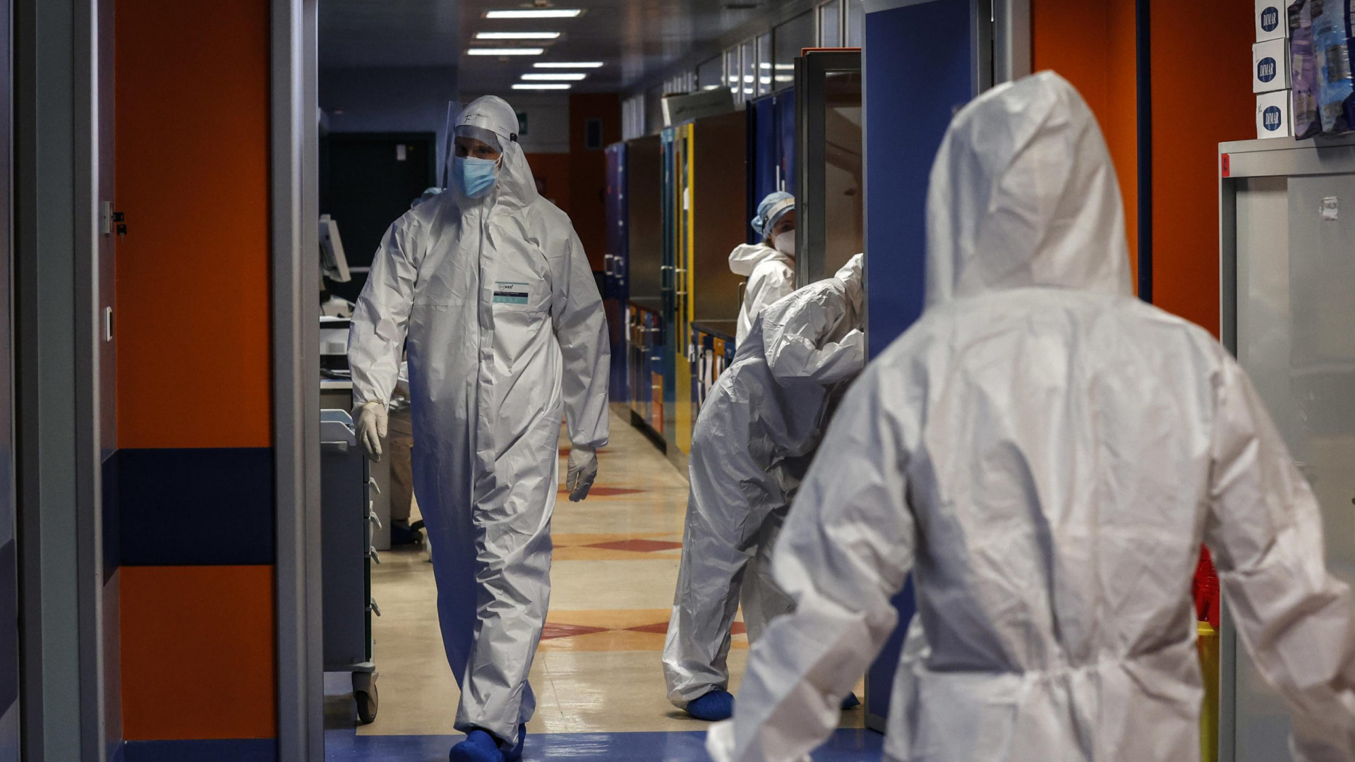 Covid: ok ad accesso visitatori negli ospedali, stop al green pass. Resta la mascherina