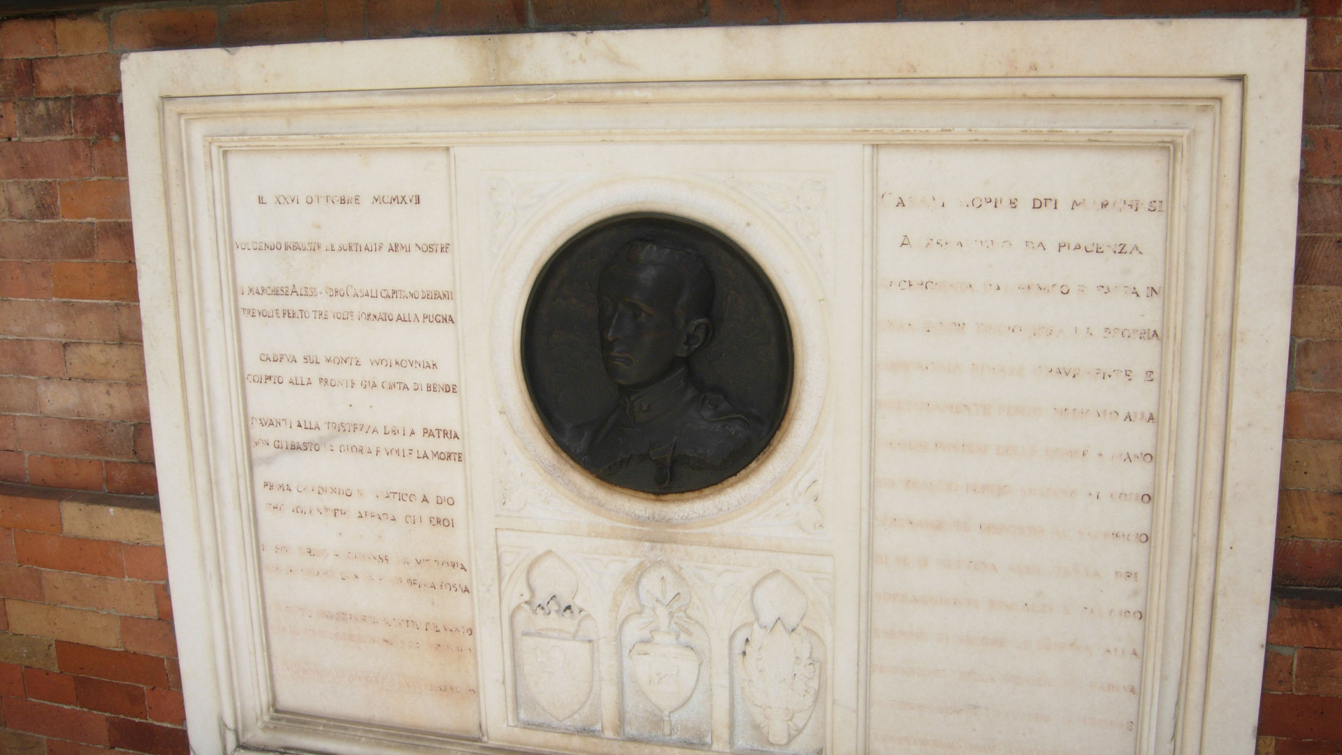 "Targa del capitano Casali illeggibile". La risposta della segreteria di Mattarella