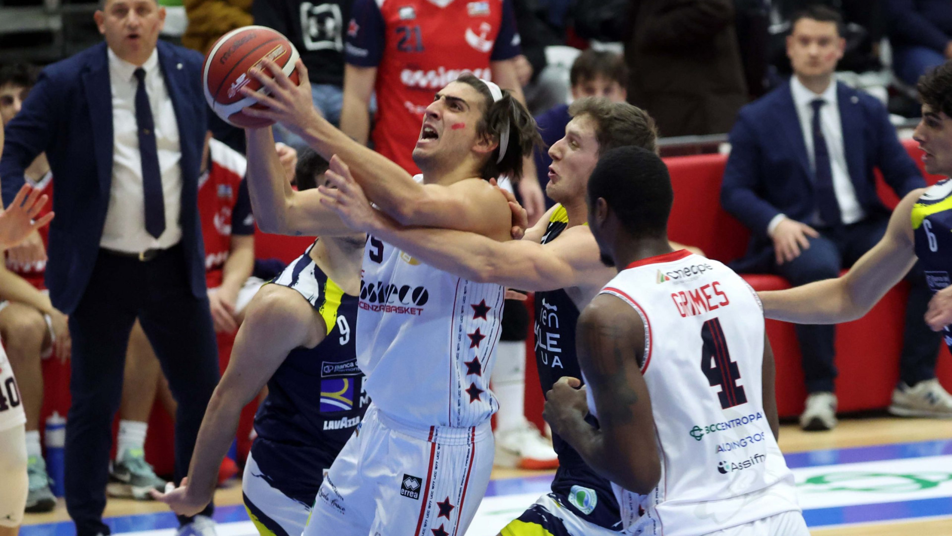 L’Assigeco Basket ci prova ma non riesce a decollare: Torino vince 69-82