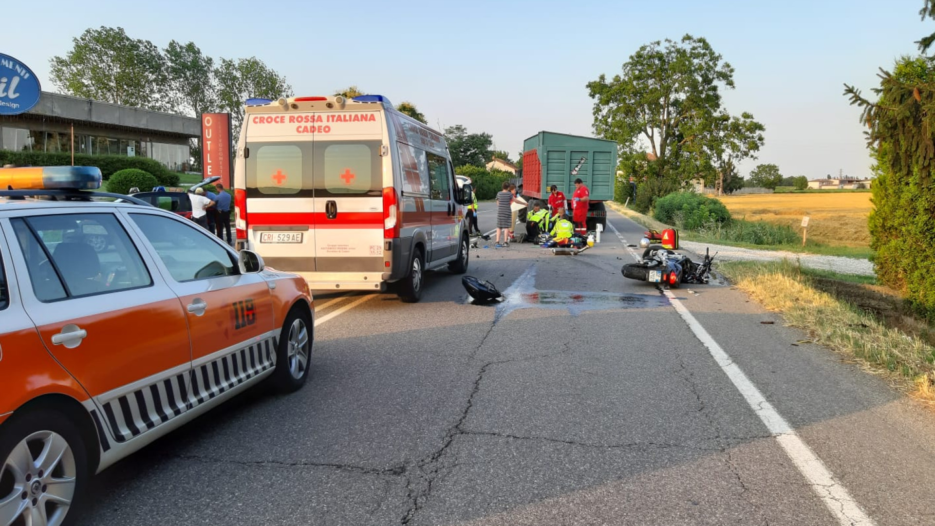 Ancora strade di sangue: centauro 56enne perde la vita dopo lo schianto tra la sua moto e un trattore