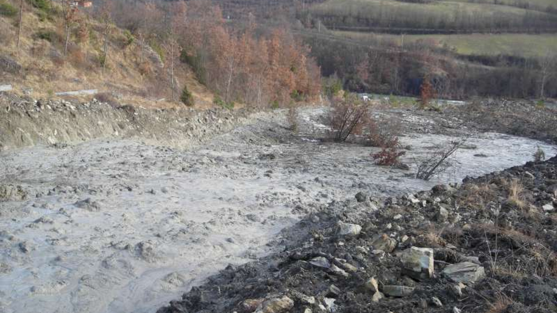 Farini, acquedotto danneggiato dalle frane. Ventimila utenti della Valnure coinvolti