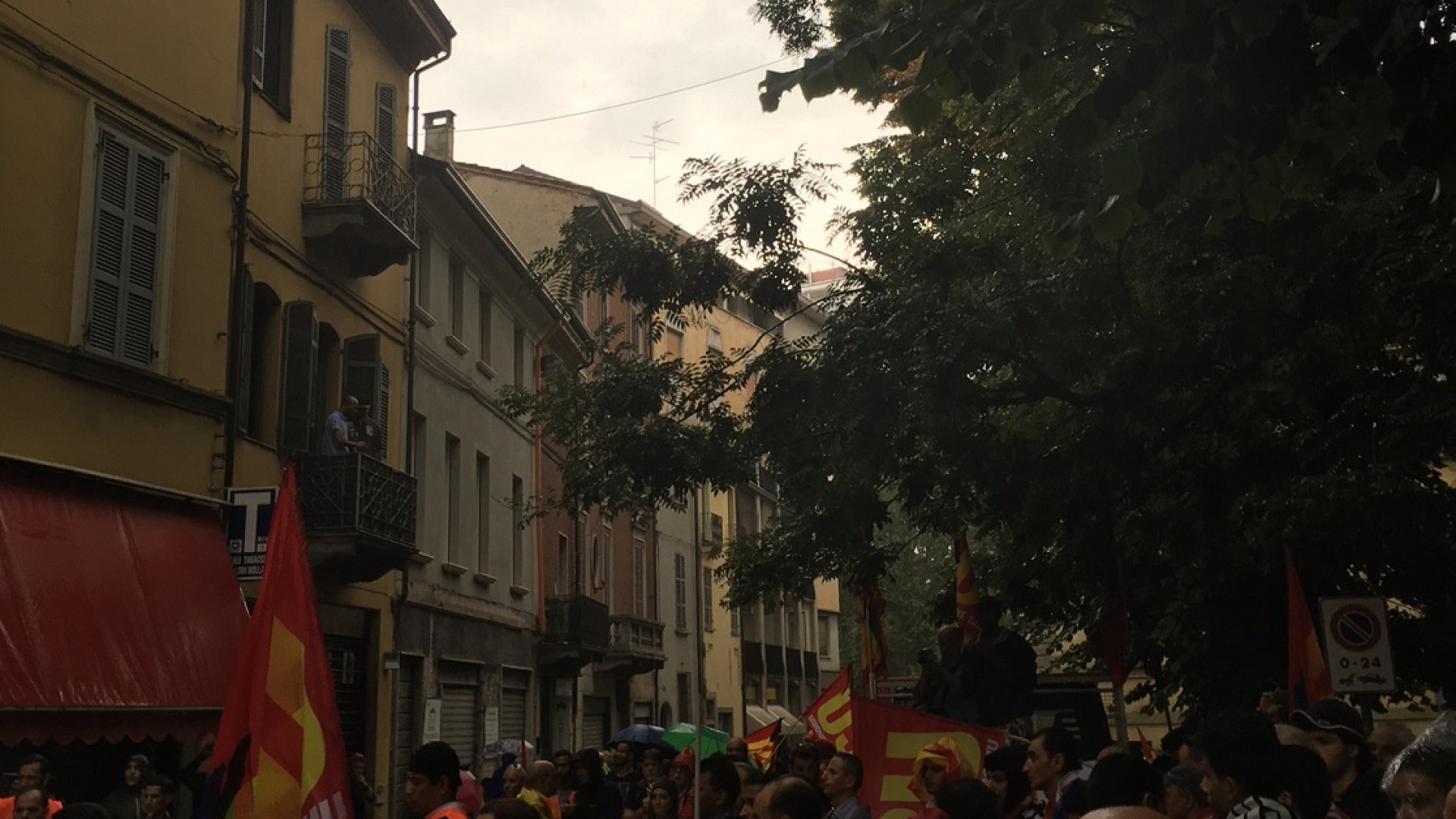 Corteo Usb, quasi duemila manifestanti. FOTO E VIDEO