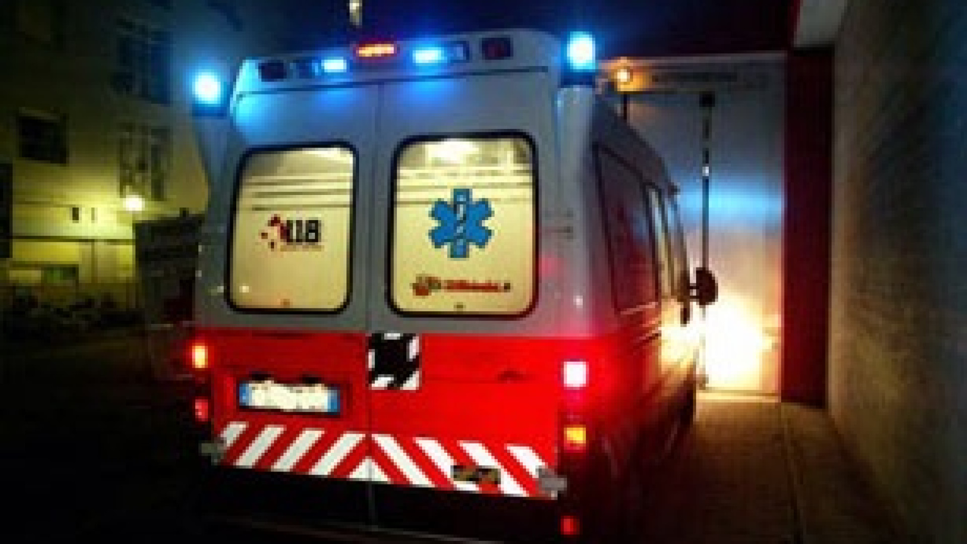Auto travolge bici in via Genova, fratture multiple per il ciclista