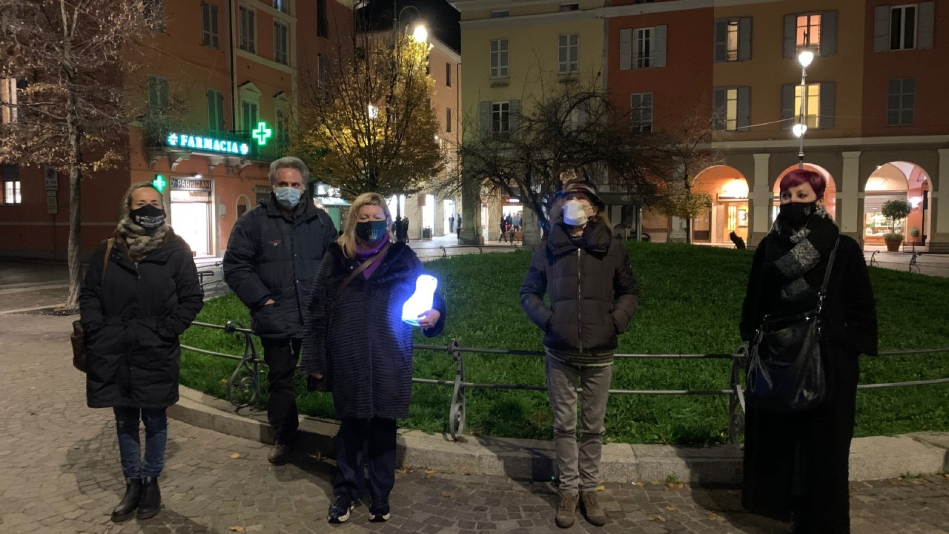 Piazza Duomo, commercianti e residenti: "Ridateci la renna, zona desolata"