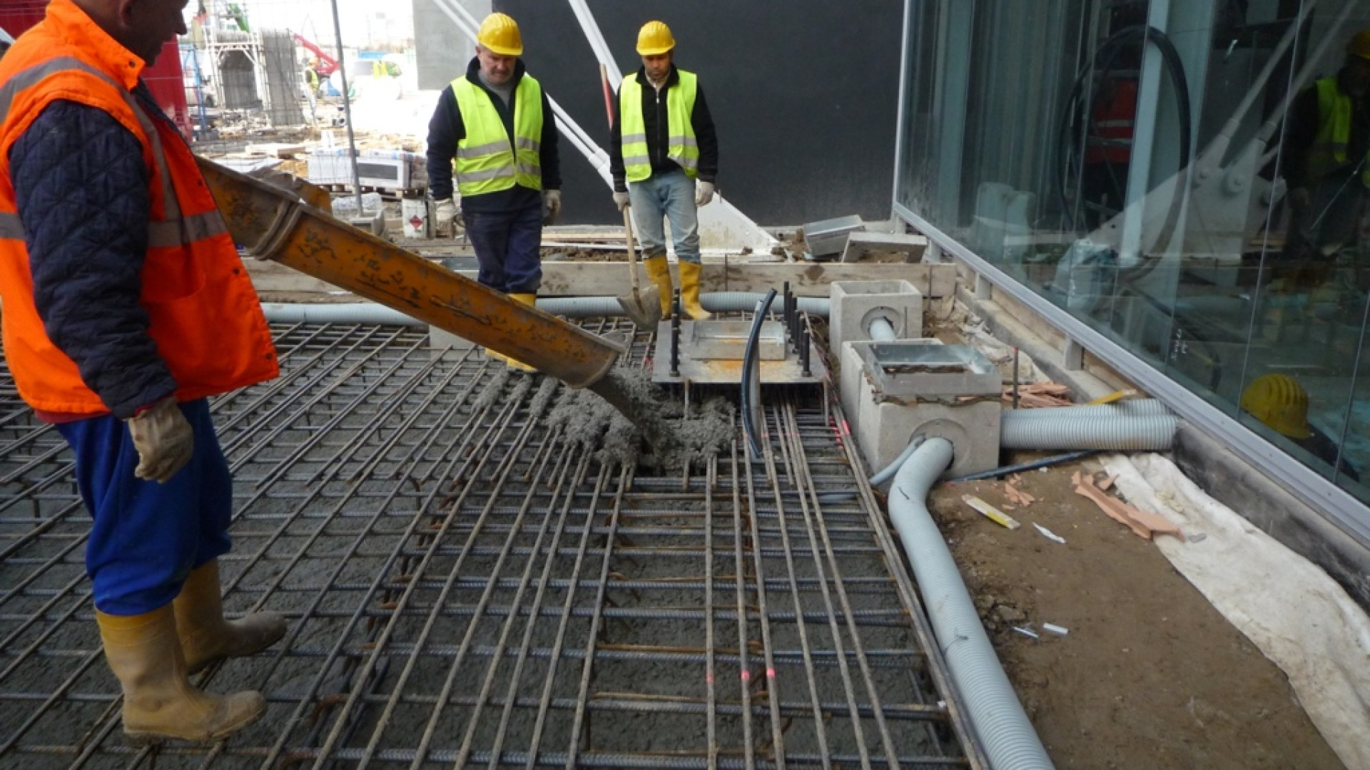 Expo 2015: piazzetta Piacenza comincia a prendere forma. Le foto