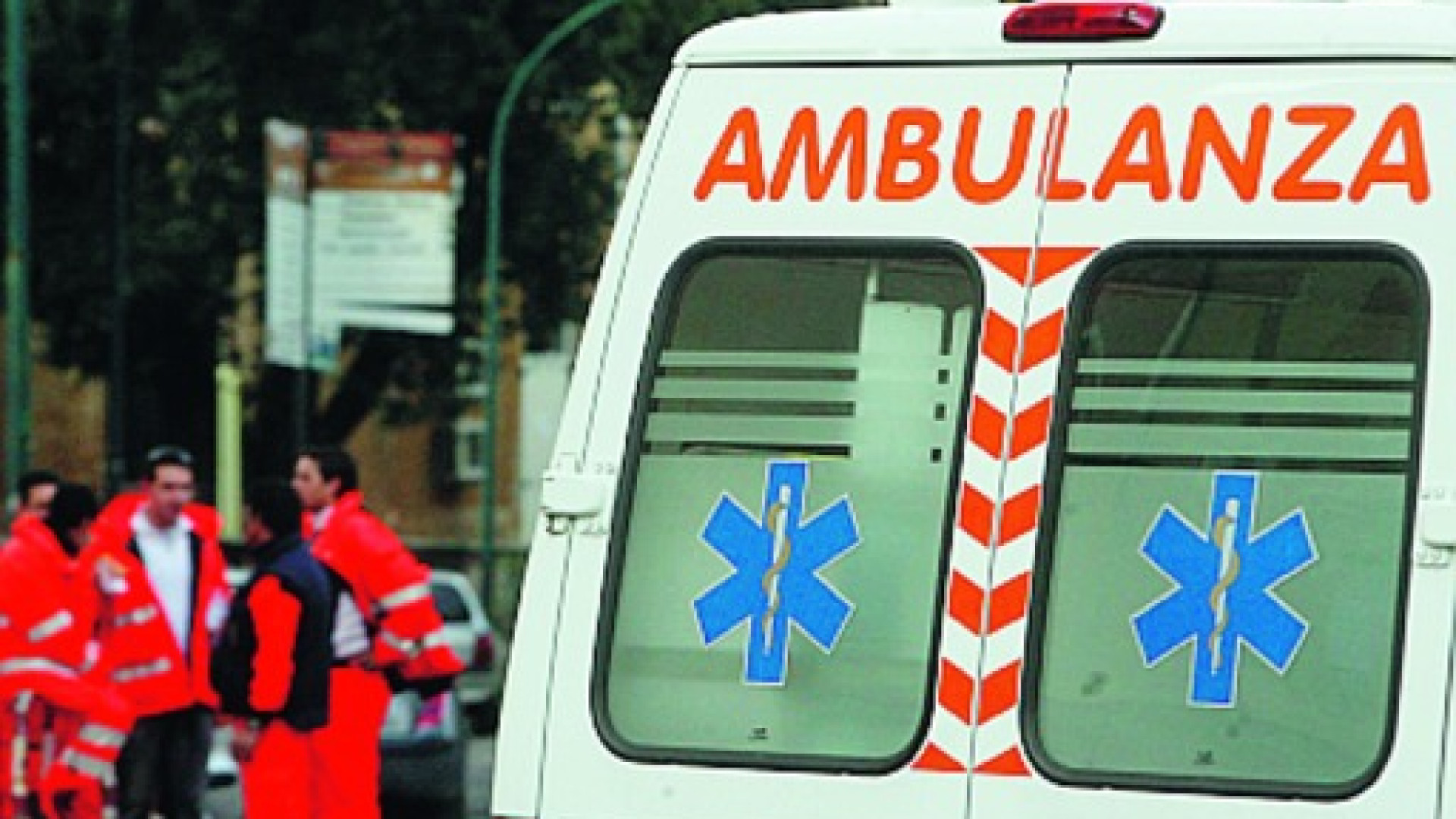 Moto contro camion in via Boselli: ferito il centauro. Disagi alla circolazione