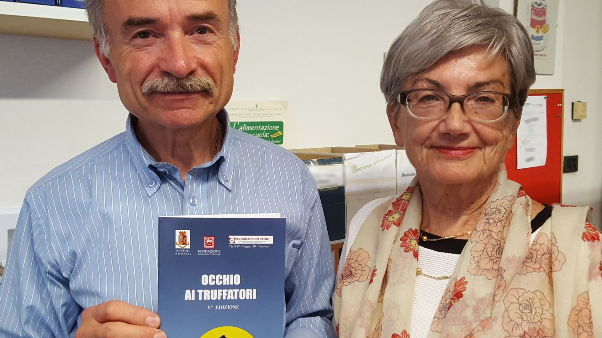 Dai virus delle mail agli incauti acquisti: tutti i consigli utili per i giovani