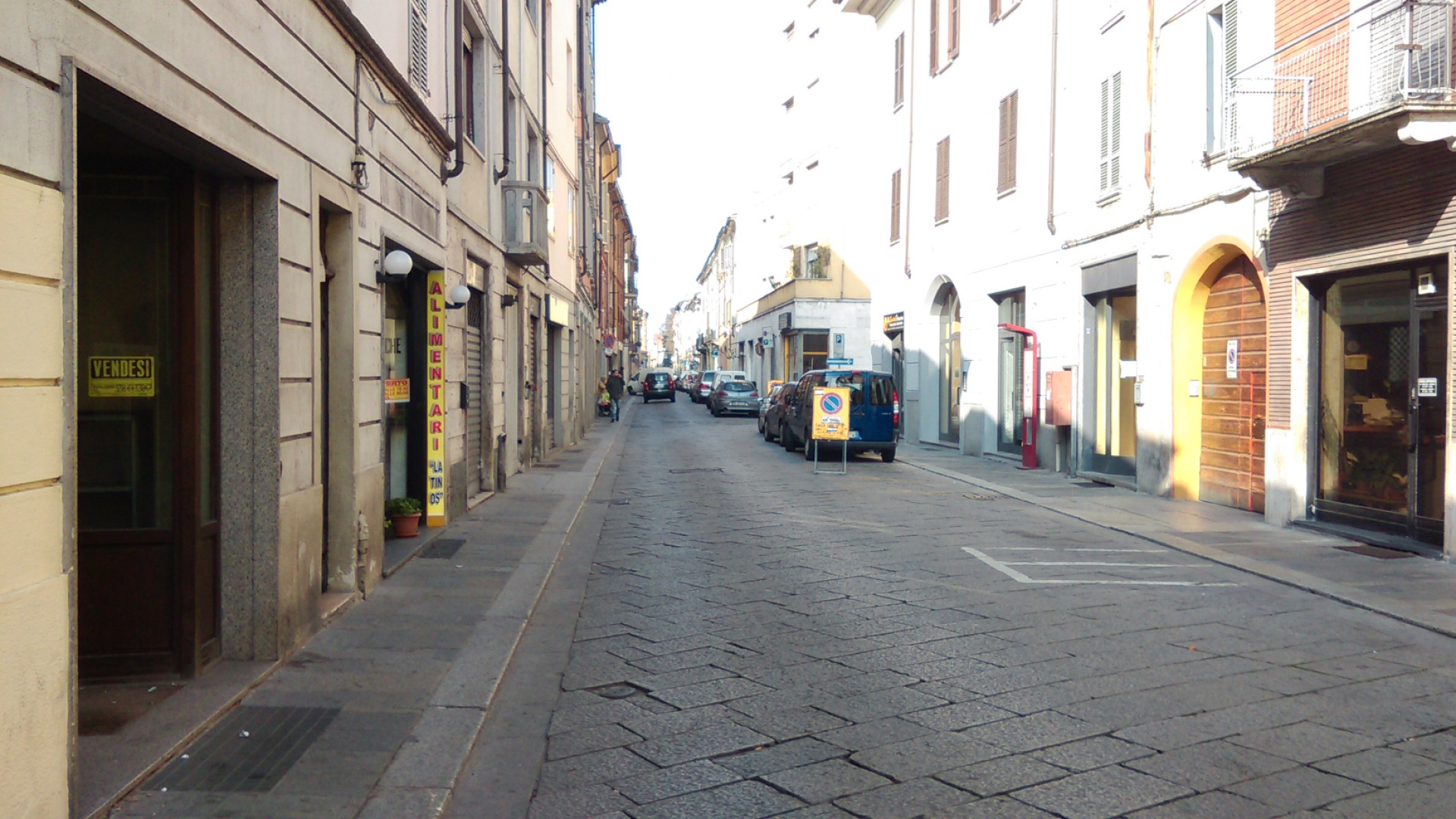 In via Roma rissa pomeridiana tra due gruppi di pakistani. Un ferito