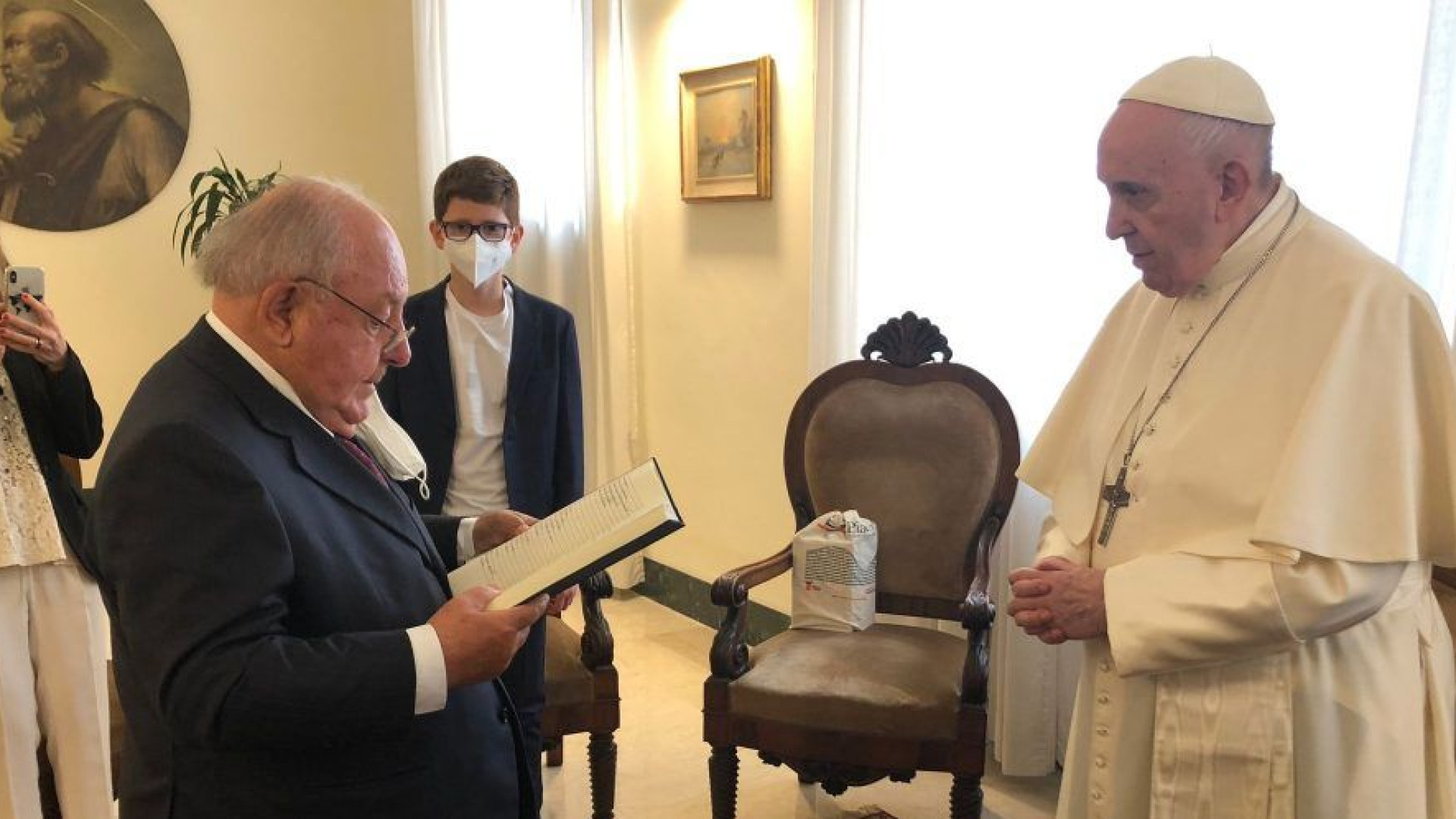 “Prendiamo esempio da quest’uomo”. Zuccheri citato dal Papa nell’Angelus