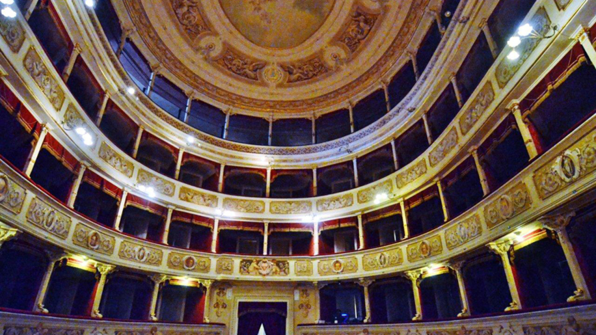 Stagione di prosa del teatro Verdi: martedì 26 marzo la nuova data per lo spettacolo “Mi chiedete di parlare…”