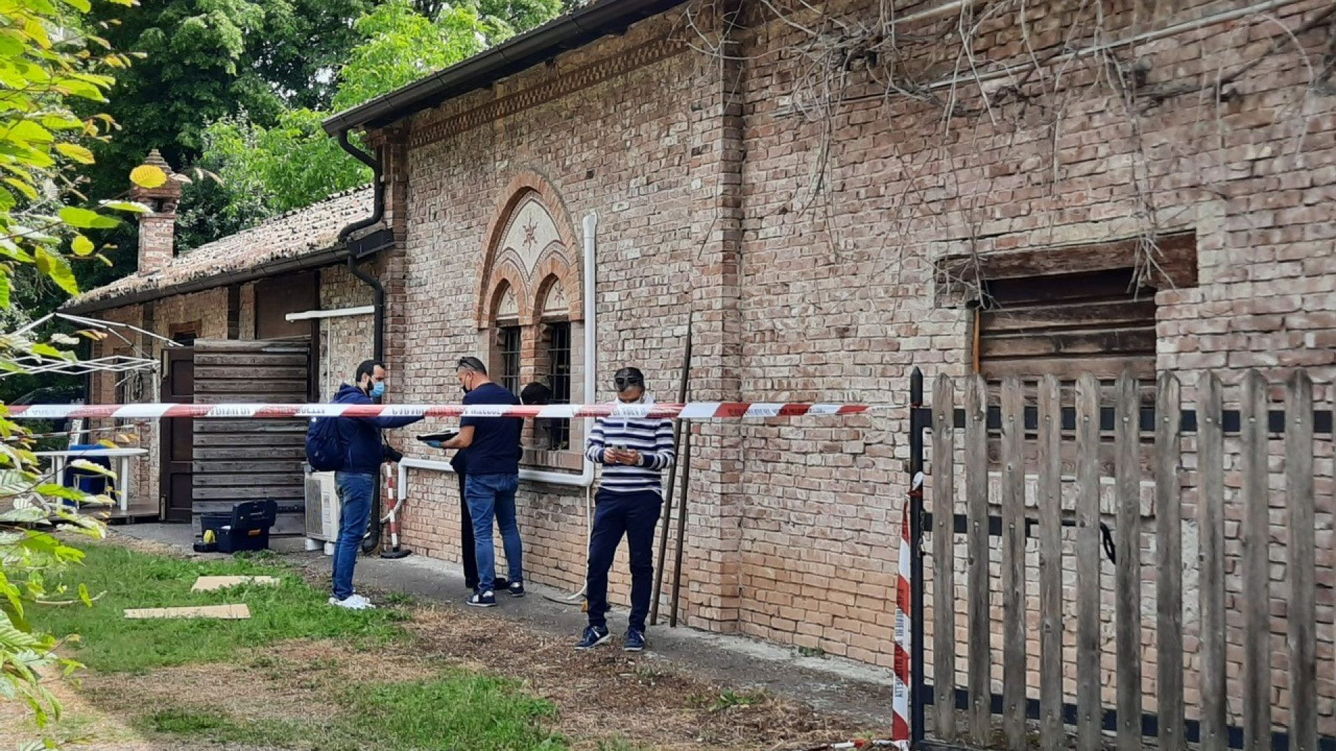 Grazzano Visconti, bottiglia incendiaria nel Museo delle Cere. Indagano i carabinieri