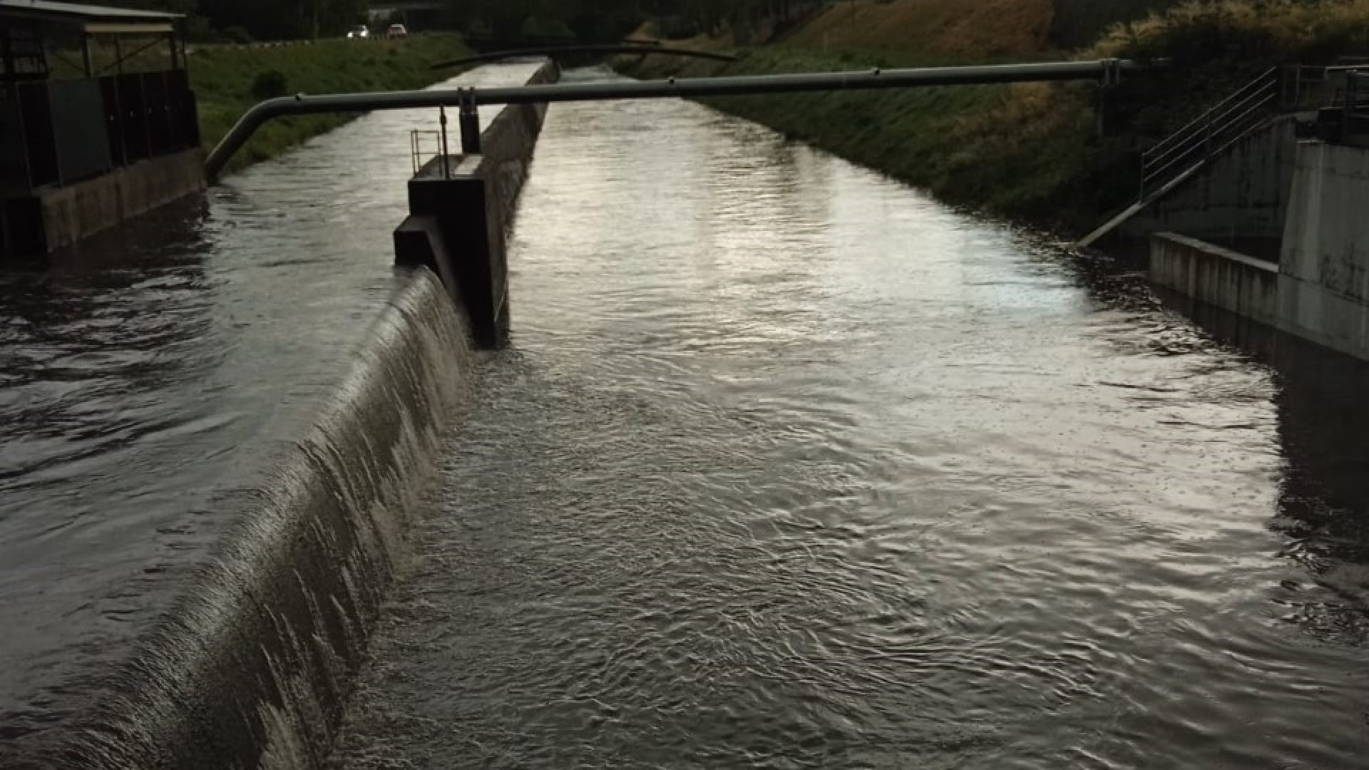 In mezz'ora 33 millimetri d'acqua su Piacenza, avviato l'impianto idrovoro