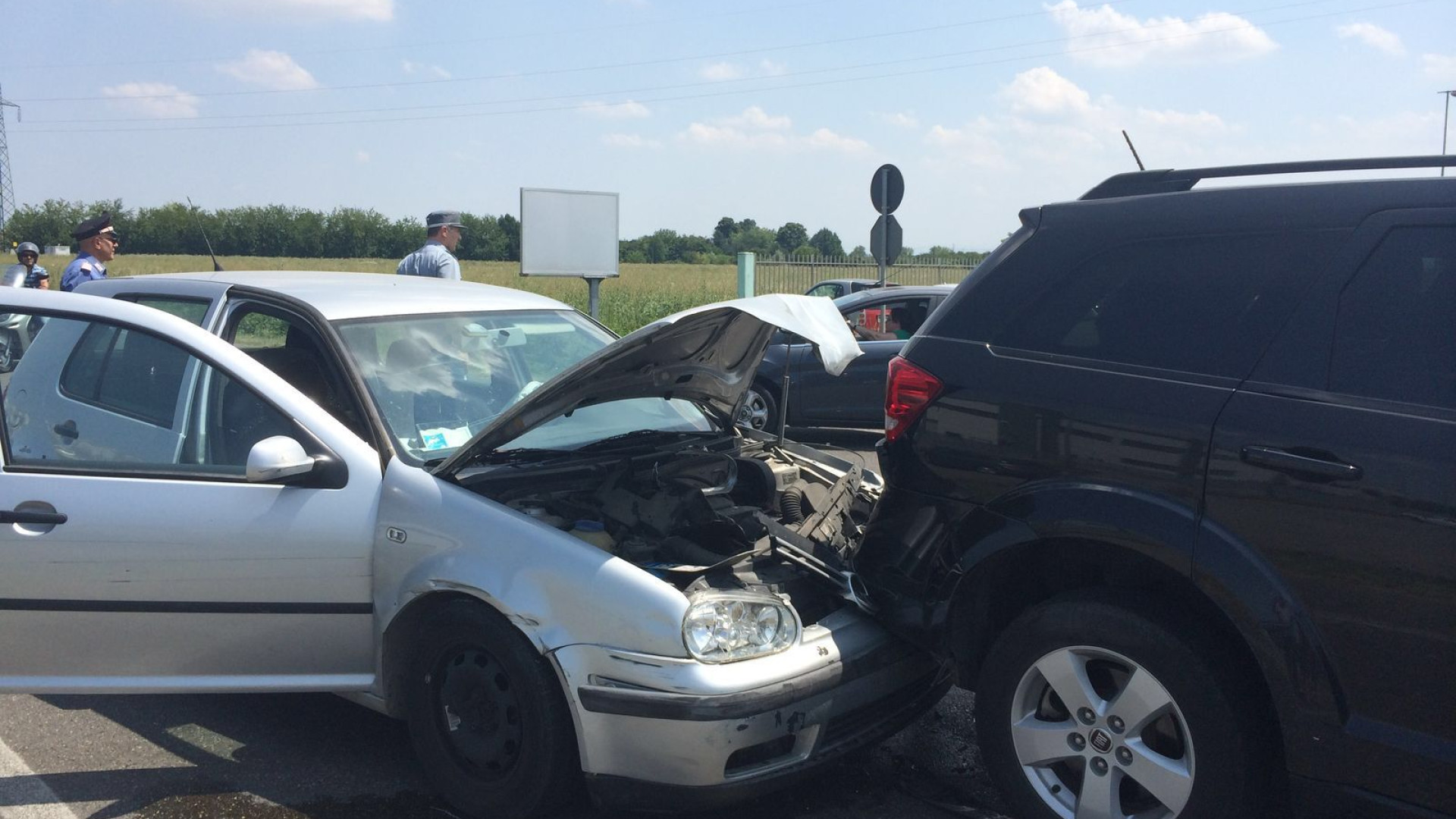 Doppio scontro a San Nicolò a 100 metri di distanza: traffico rallentato