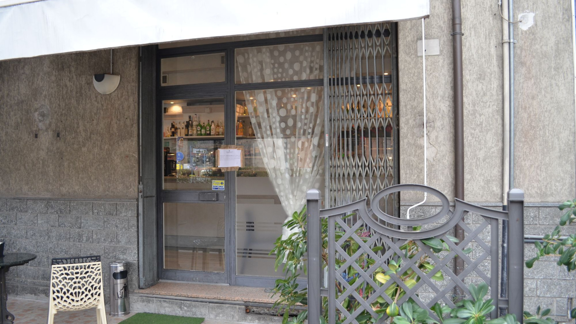 Accoltellamento mortale, chiuso dalla polizia per 40 giorni il bar da cui partì la lite. Il questore: "Una tragedia che si poteva evitare"