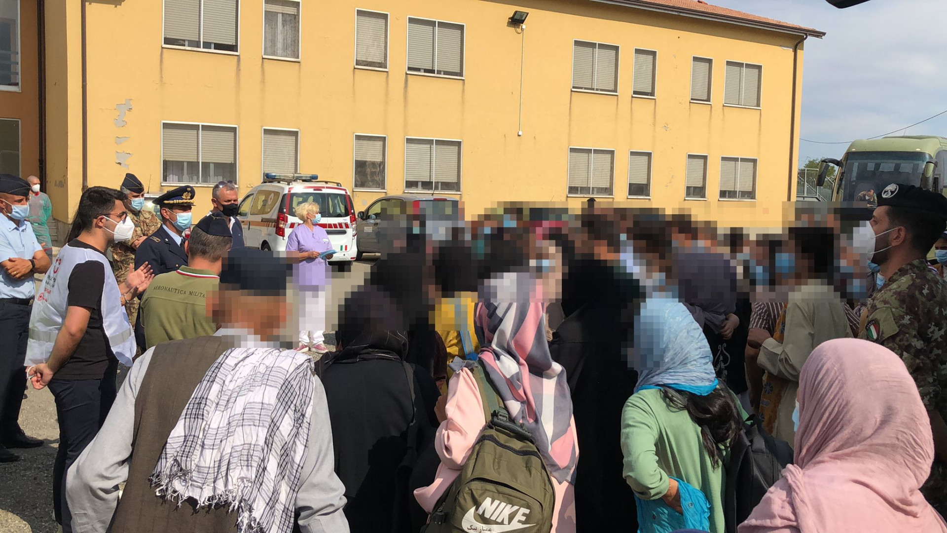 Cri: raccolta beni di prima necessità per i profughi afghani. Ecco cosa serve
