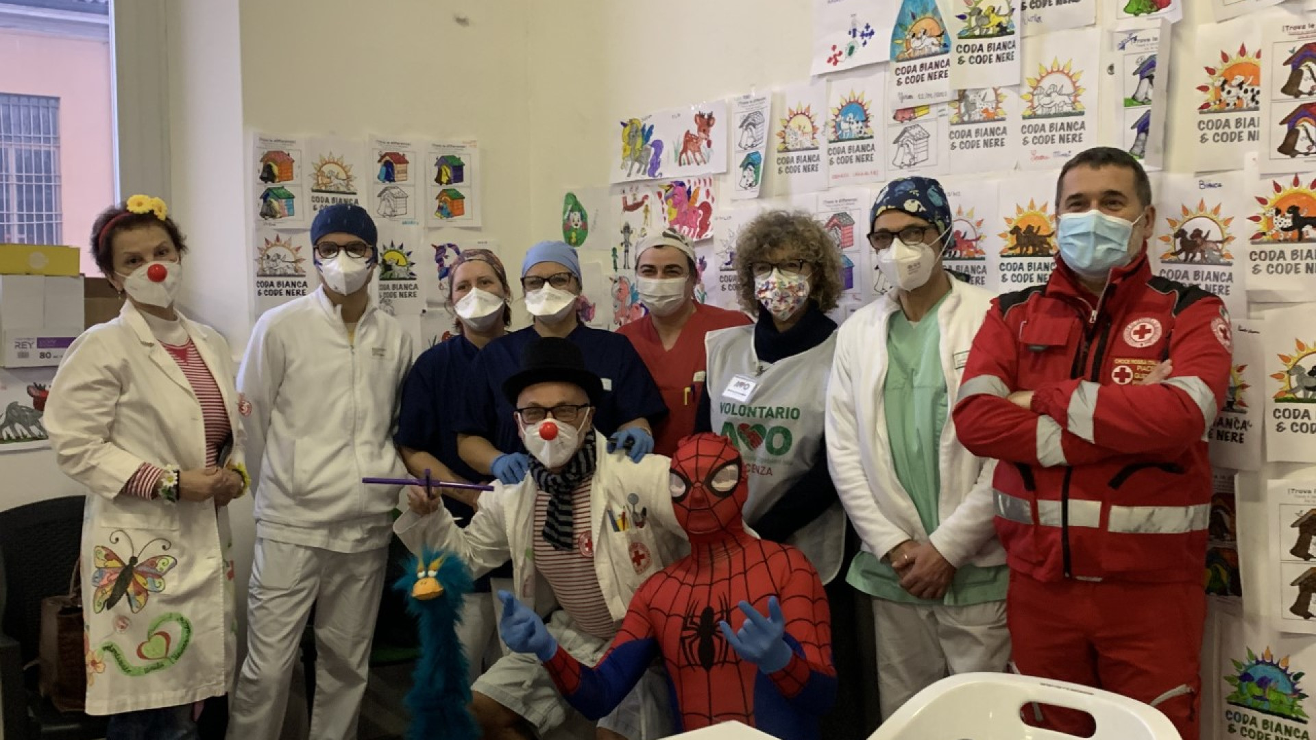 In un mese tremila bambini vaccinati. Anche Spiderman all'hub di viale Malta