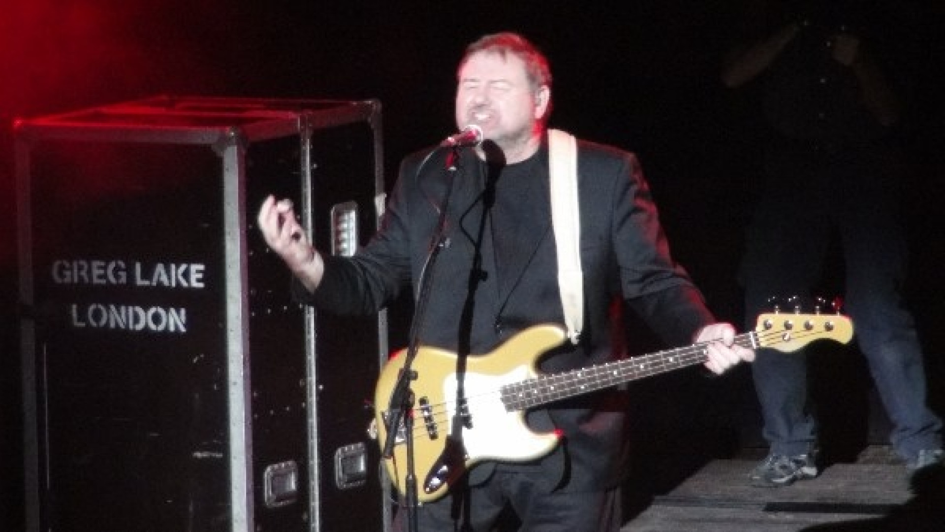 Greg Lake regala quarant'anni di musica dal palco del municipale