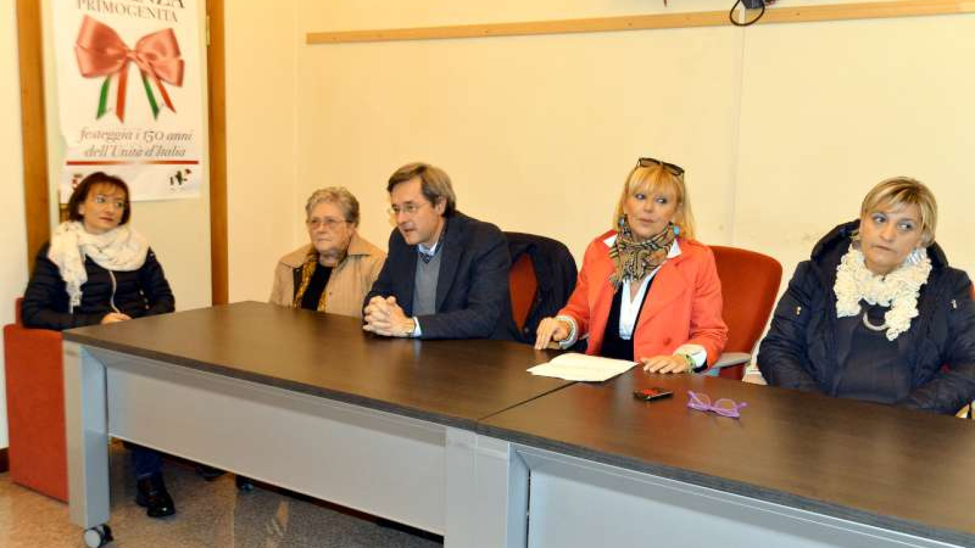 Una donna su tre vittima di violenze fisiche o verbali: in campo i giovani