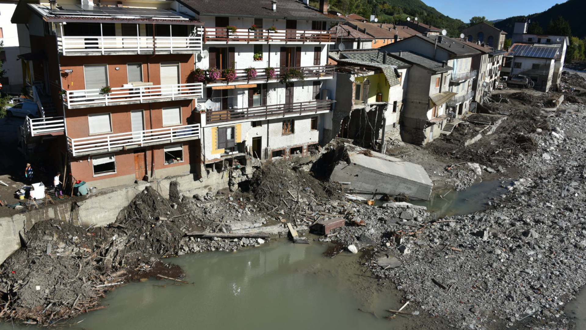 Tre morti e devastazione, ma nessun colpevole: i familiari si oppongono