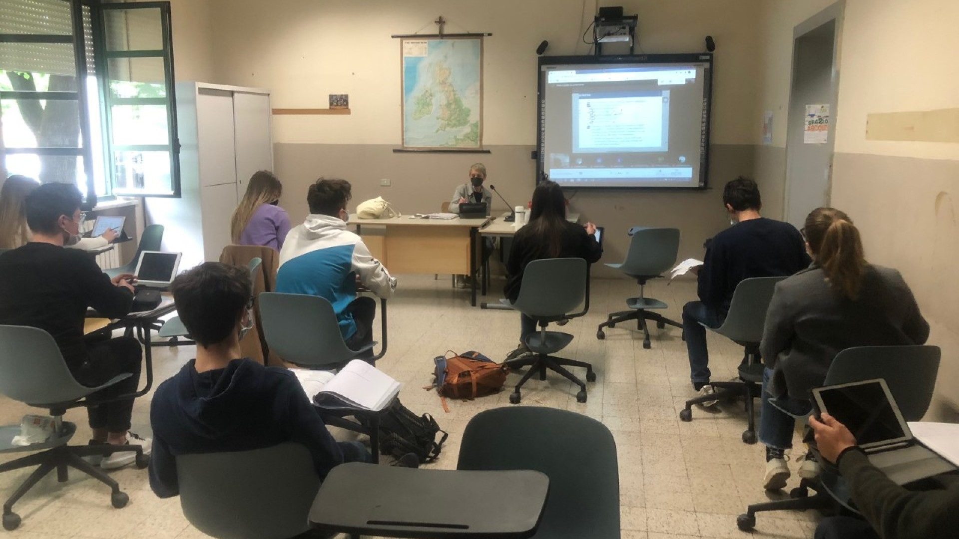Superiori, da oggi in classe 8mila studenti. "Speriamo non aumentino i contagi"