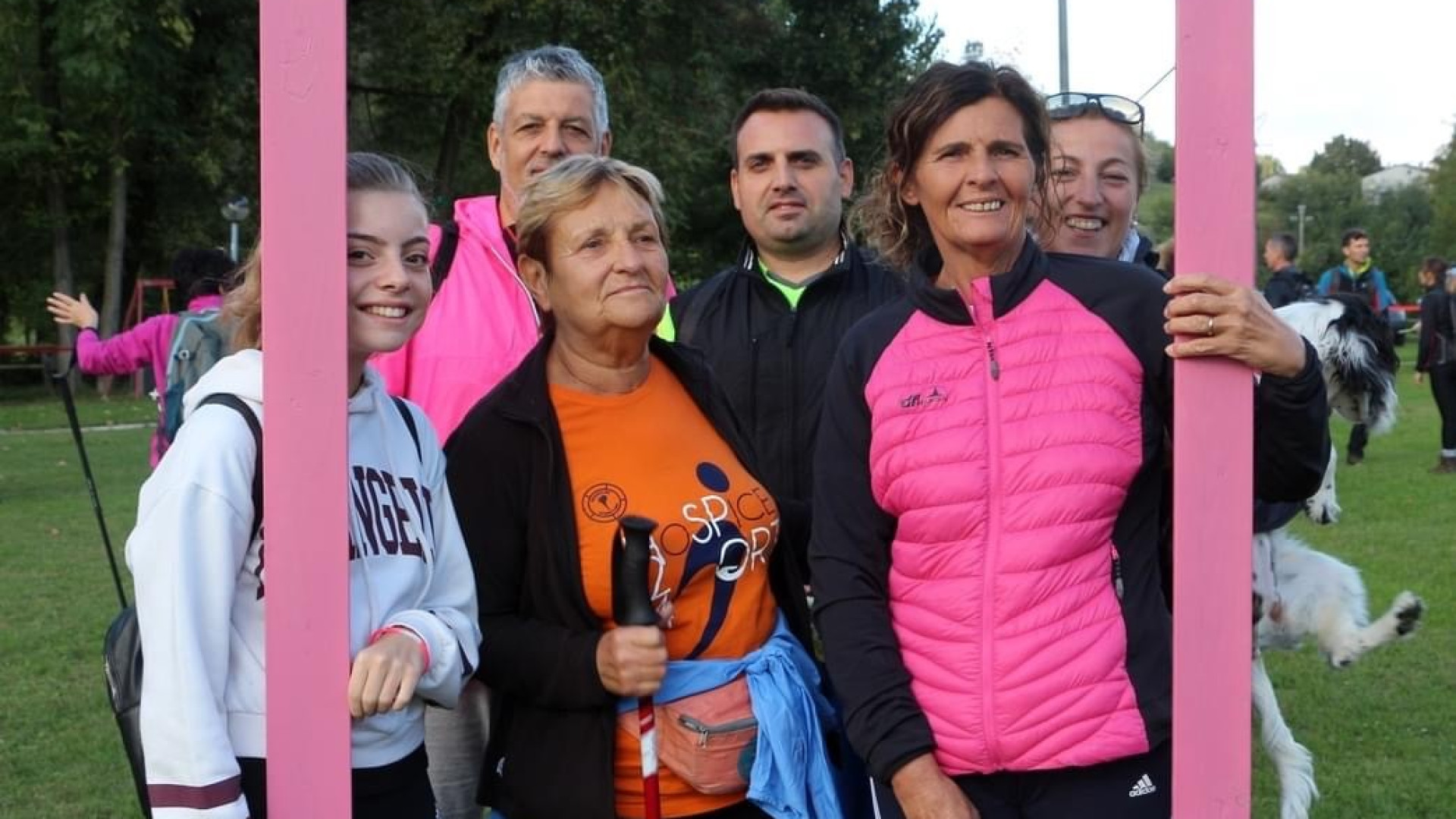 Camminata in Rosa per Armonia, in 700 per dire no al tumore tra musica e natura
