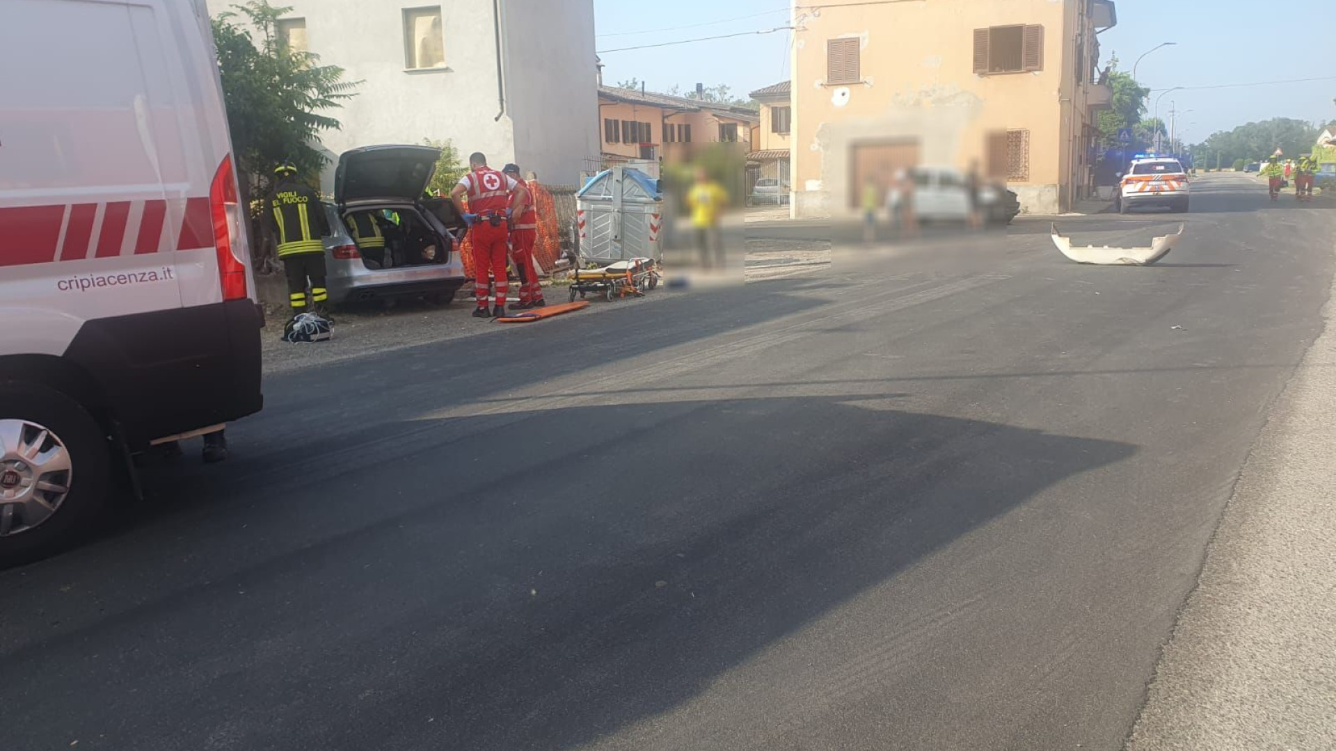 Scontro a Chero di Carpaneto: auto finisce contro il muro, uomo grave