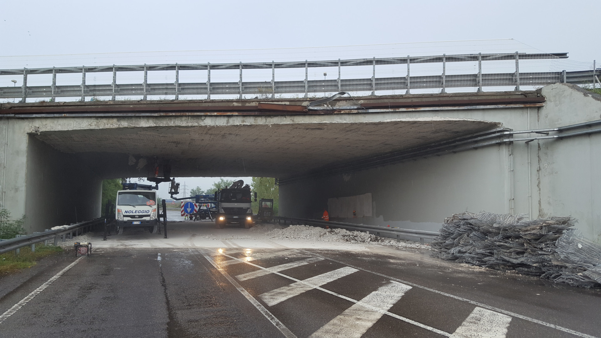 "Nessun danno strutturale al viadotto sull'A21". Domani via Leccacorvi sarà riaperta