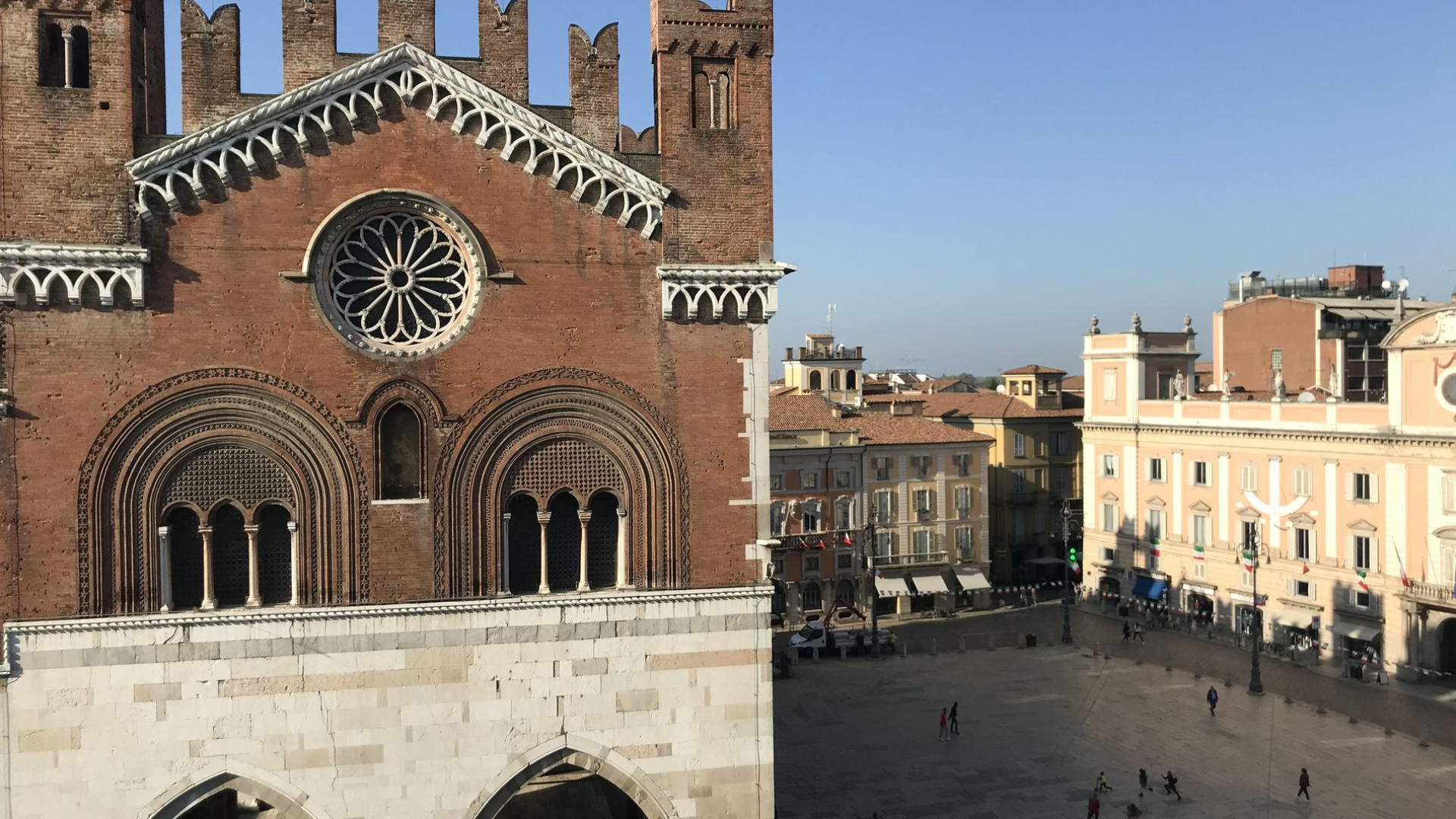 Il sindaco Barbieri: "Allentare le misure per Piacenza". La Regione: "Non si può"