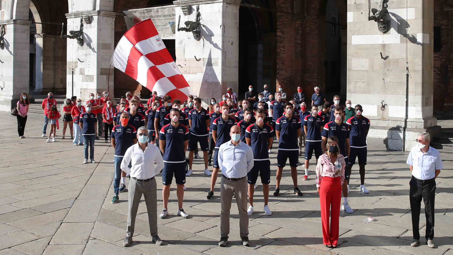 I primi scatti della nuova squadra. "Vogliamo aprire il Palabanca ai tifosi"