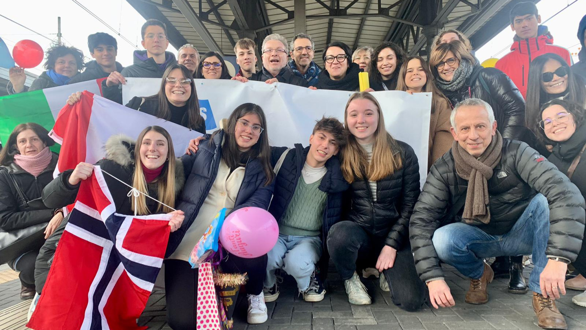 Intercultura cerca famiglie per accogliere giovani stranieri. "Esperienza unica"