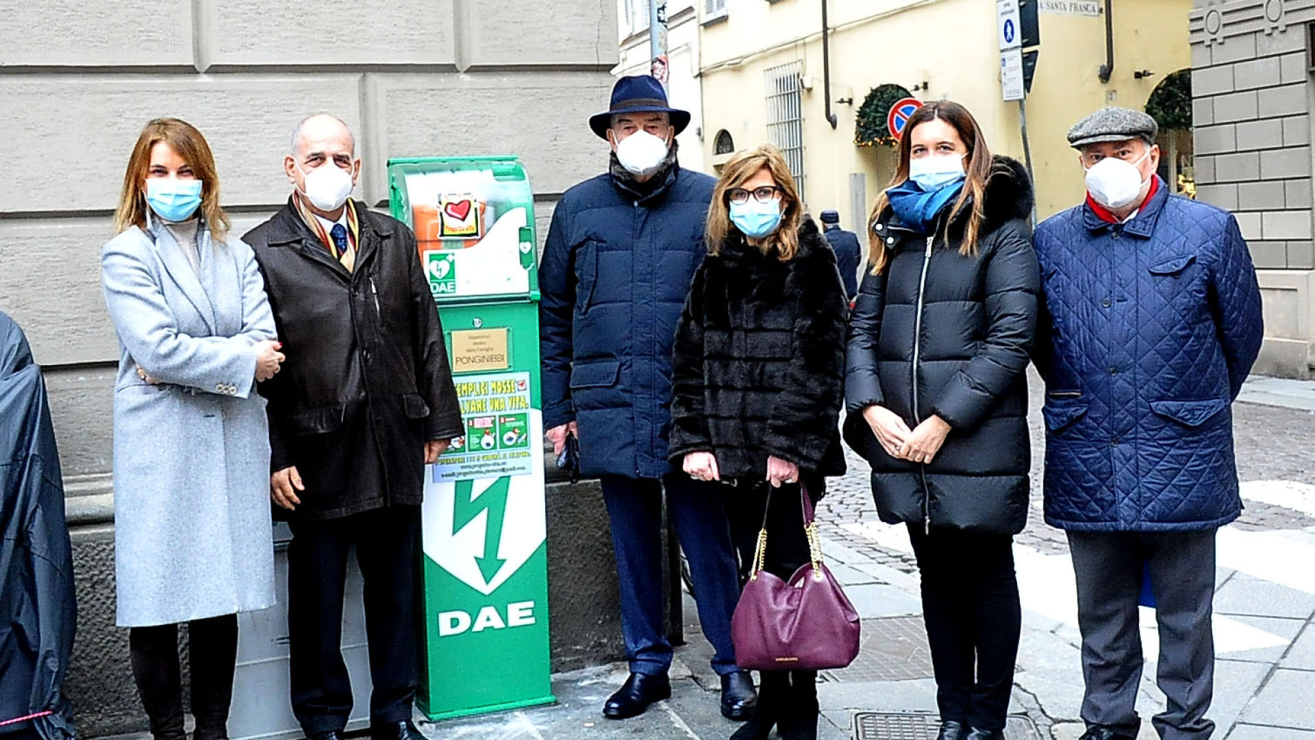 In largo Battisti il millesimo defibrillatore di Piacenza: donato dalla famiglia Ponginibbi