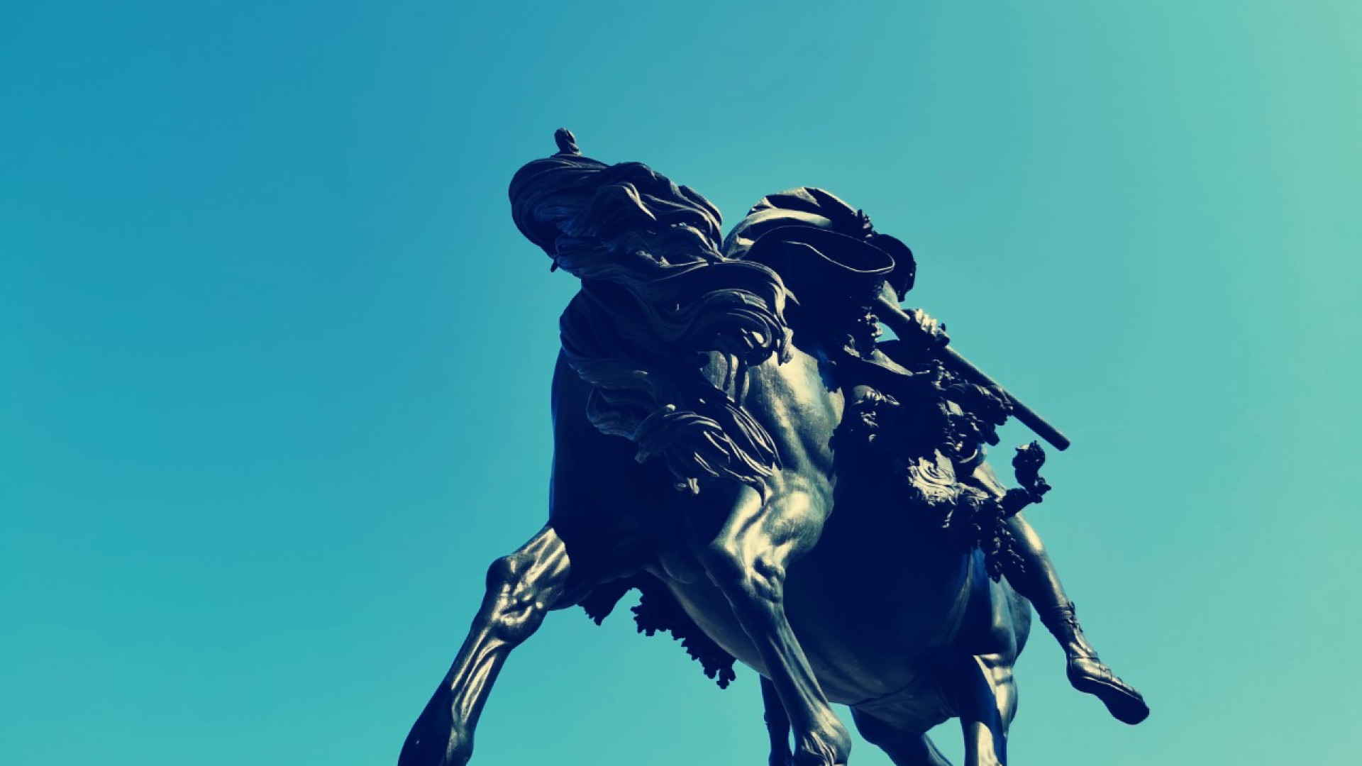 Le statue del Mochi "tirate a lucido" e protagoniste di un atlante storico