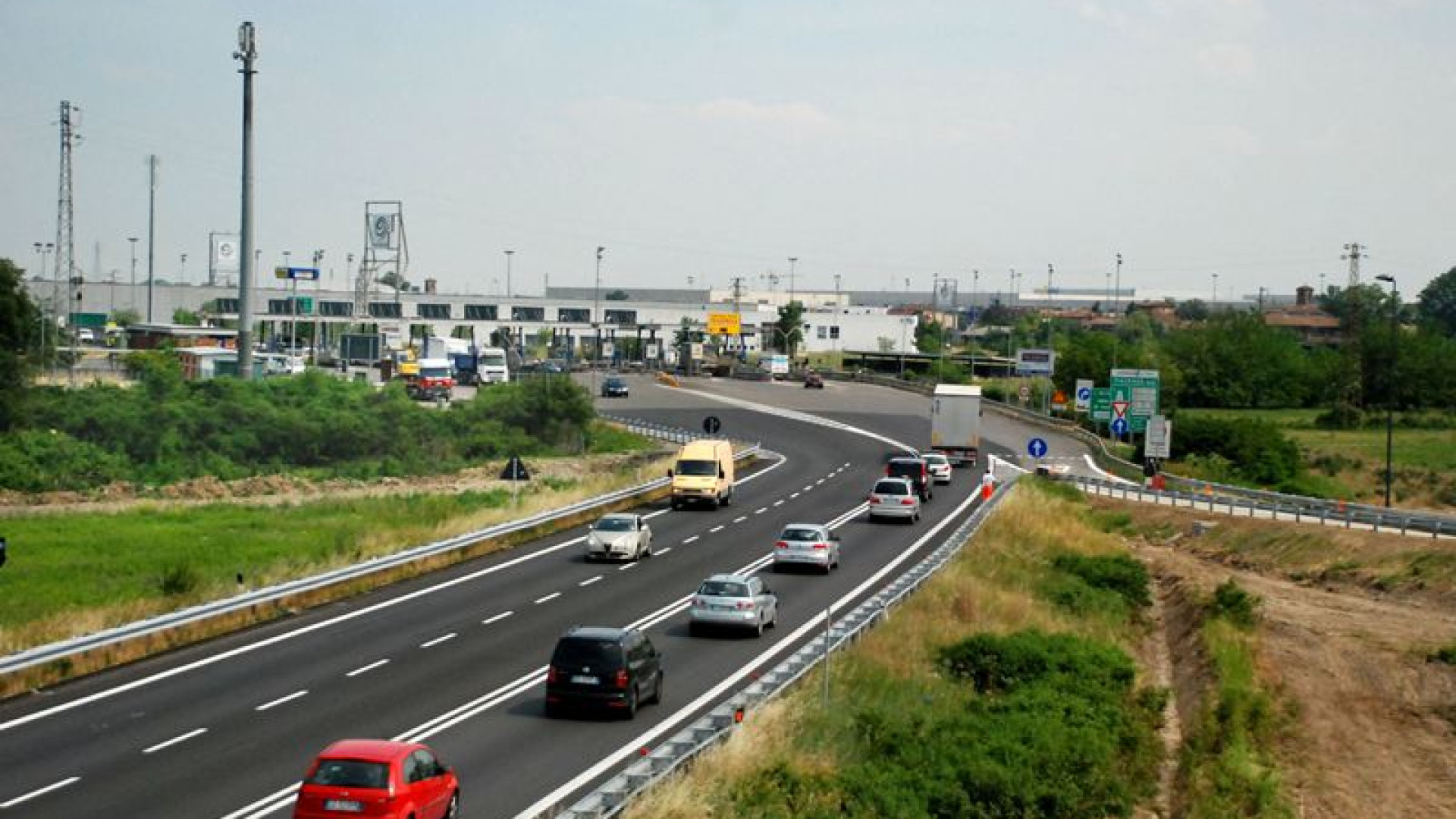 Interconnessione A1 - A21, disagi per due giorni di lavori stradali