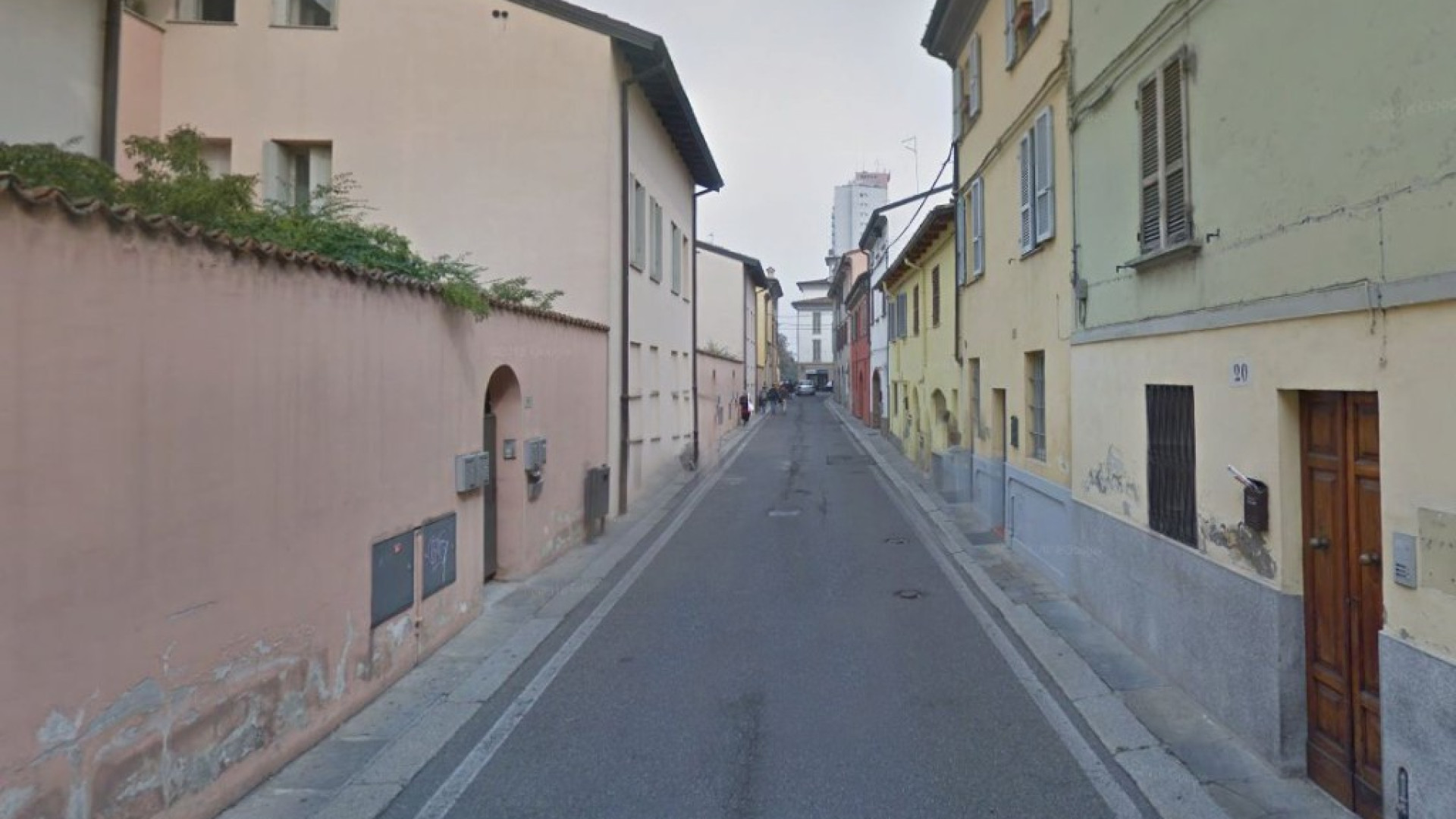 Protesta di un disabile: "Dopo il divorzio il Comune mi vuole spostare in una casa più piccola"