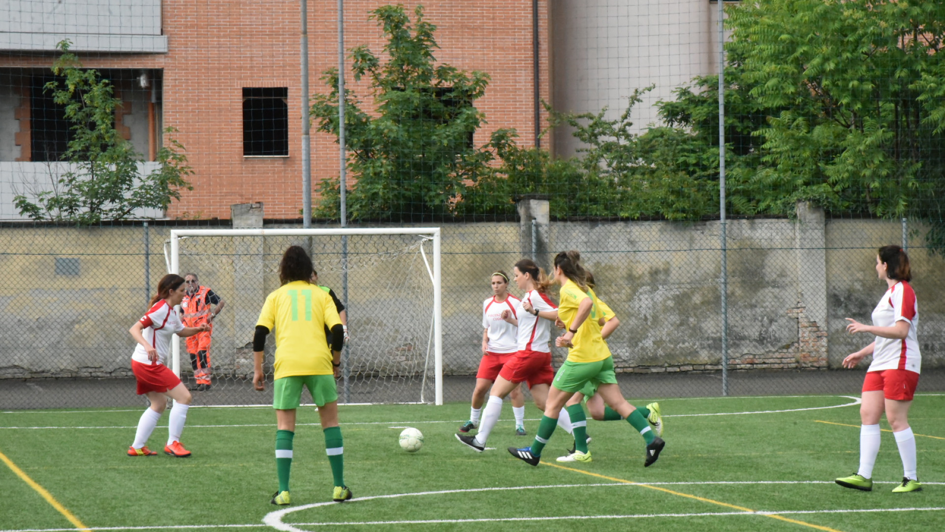 Calcio a 5 e solidarietà in rosa contro l'endometriosi alla guardia di finanza