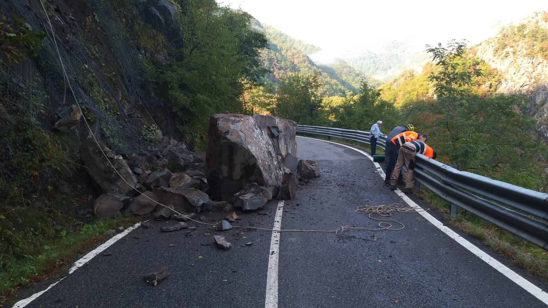 Sgomberati i massi e messe in sicurezza le rive: riaperte le strade di Zerba e Val d'Aveto