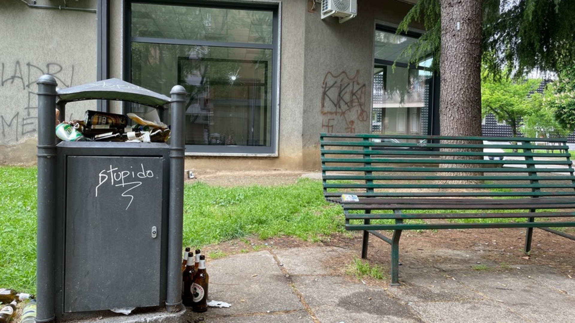 Market della droga in largo Erfurt. "Qui ogni panchina ha il suo pusher"