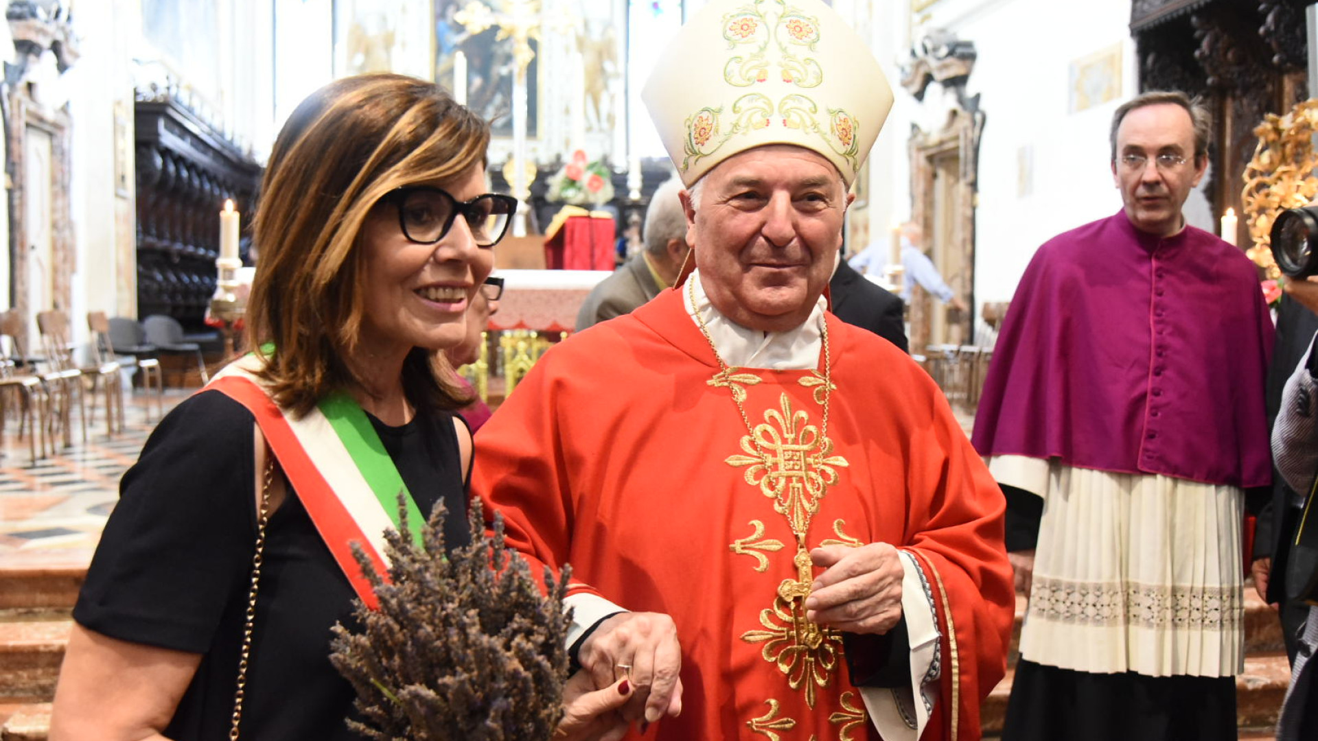 Consegnato l'Antonino d'oro 2017 a monsignor Corbellini. LE FOTO