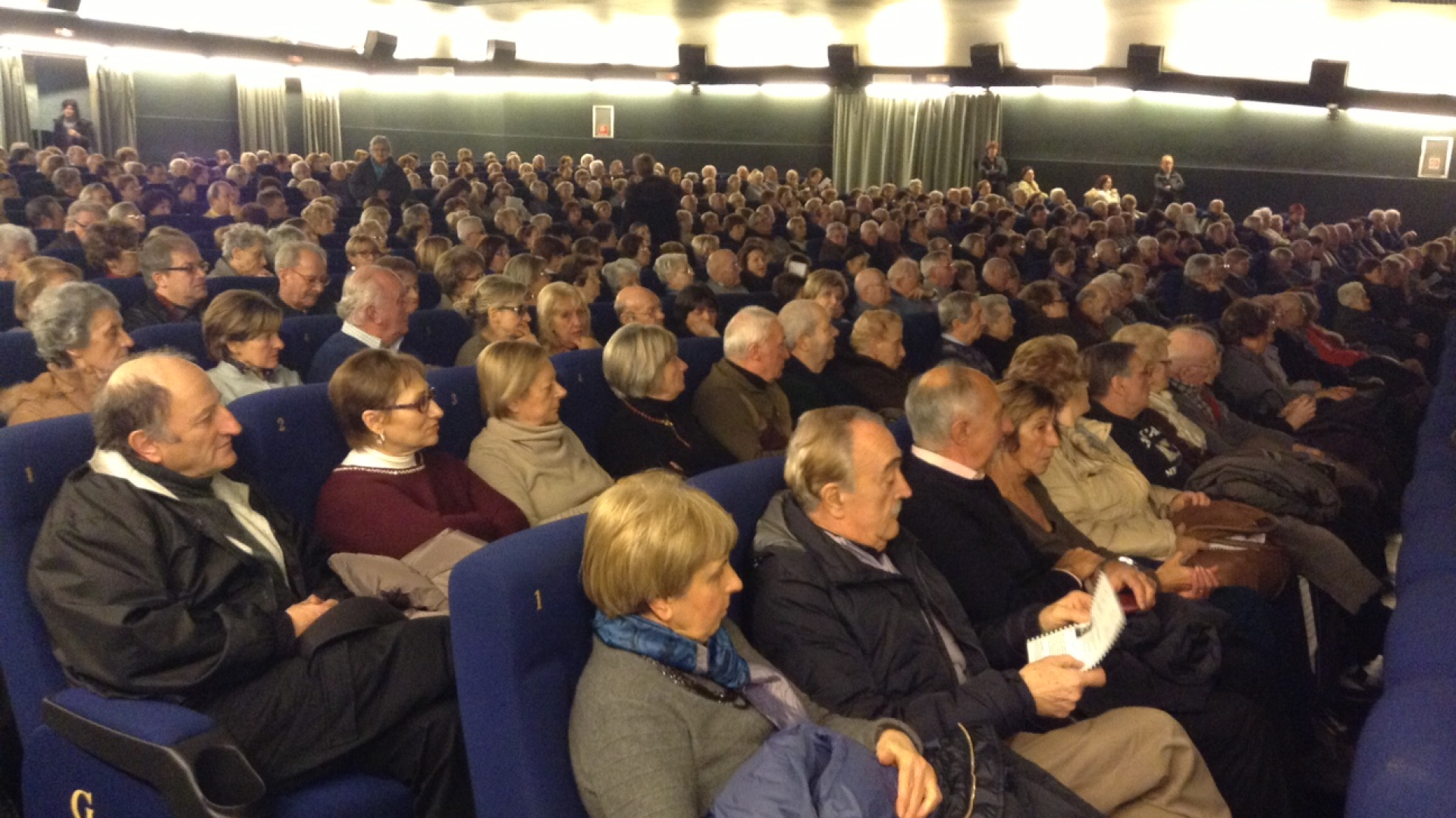 Successo per la prima lezione anti- truffa: oltre 400 anziani in sala