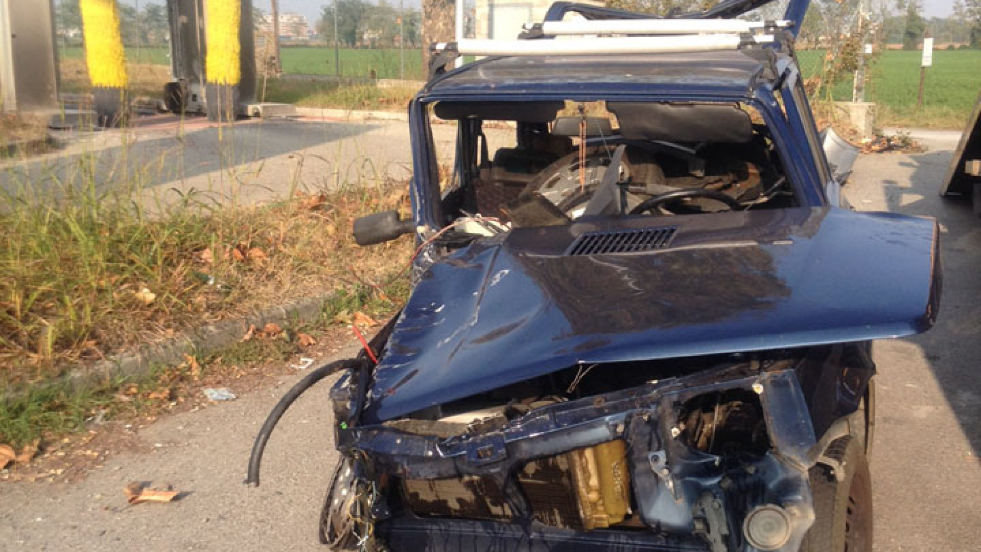 Scontro tra tre auto a Mucinasso, un ferito. Disagi al traffico