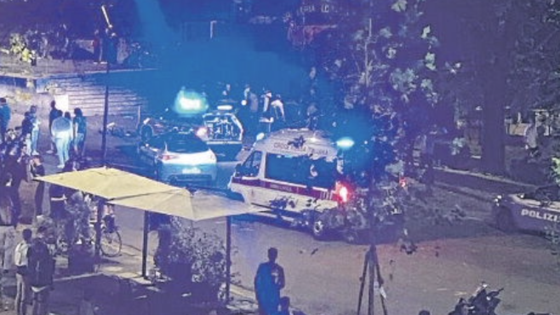 Botte in mezzo alla movida del Facsal, interviene la polizia. Giovane in ospedale