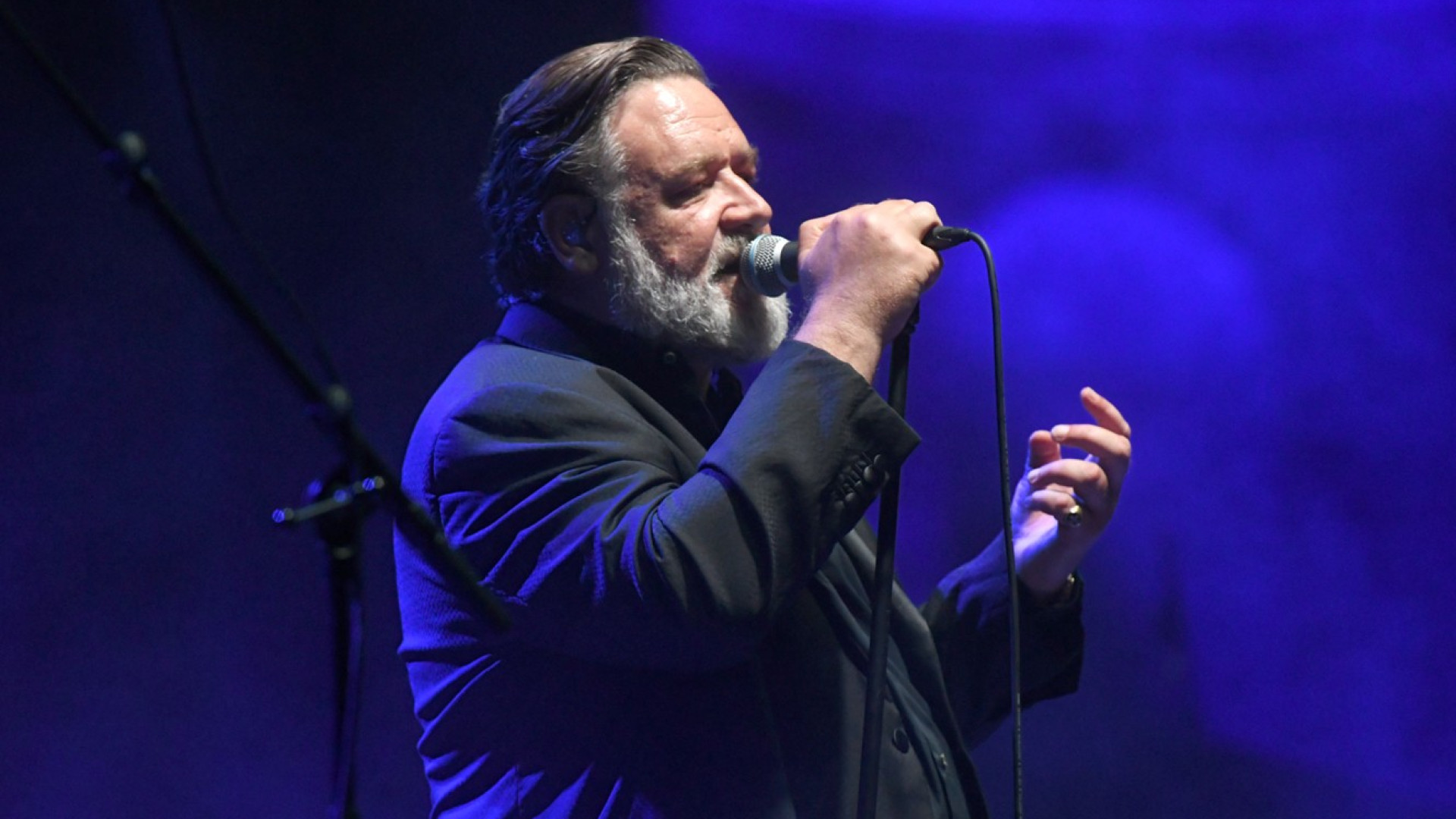 Russell Crowe incanta il Farnese e saluta in italiano: "Piacenza è una bella città"