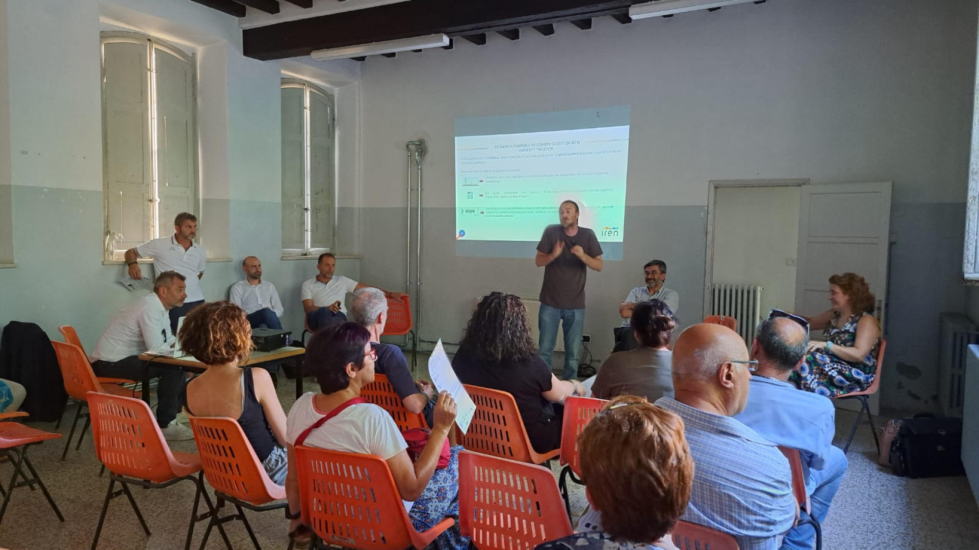 Raccolta dei rifiuti, Comune e Iren incontrano i cittadini: "Verso tariffazione puntuale"