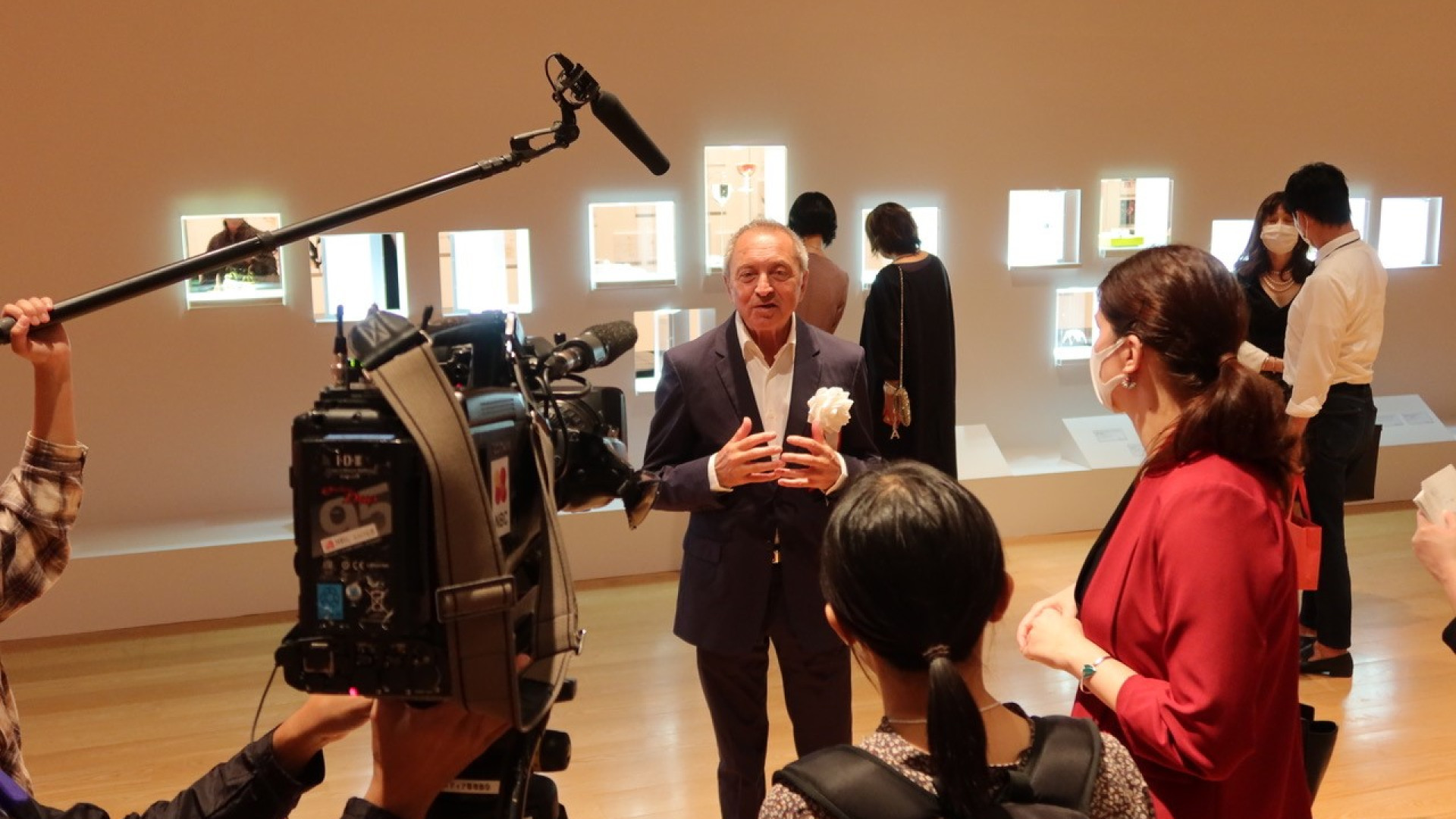 Inaugurata a Nagasaki la mostra "L'oro invisibile" di Giulio Manfredi