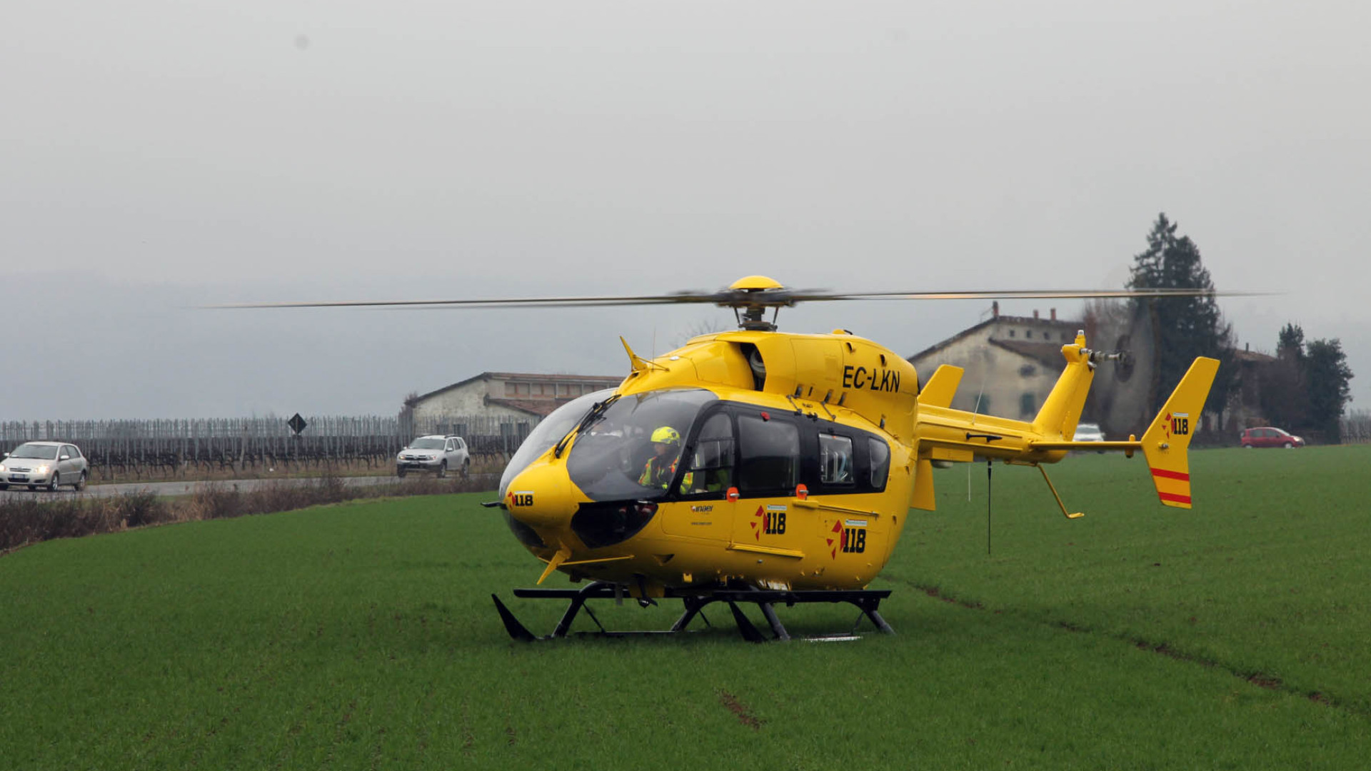 Auto esce di strada a Torrano di Pontedellolio, un ferito gravissimo