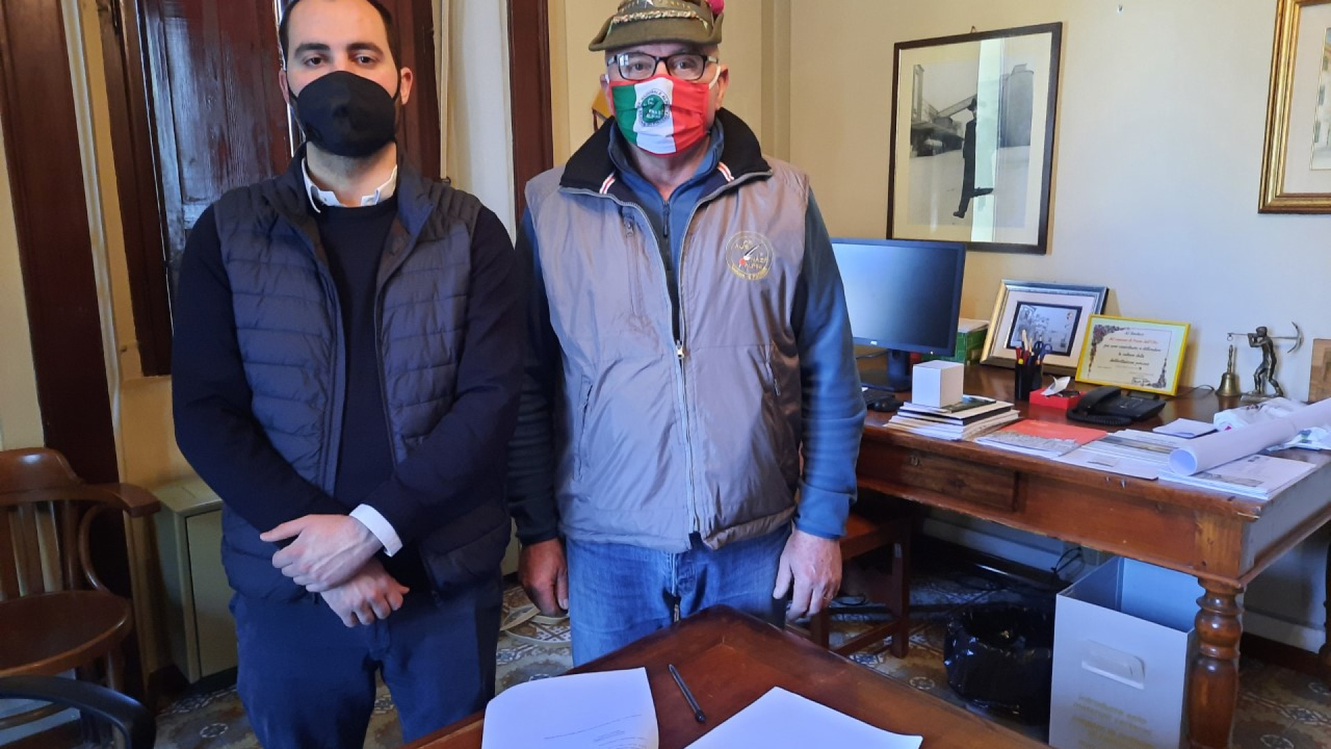 Verde e decoro dei cimiteri: alpini a supporto del Comune di Ponte dell'Olio